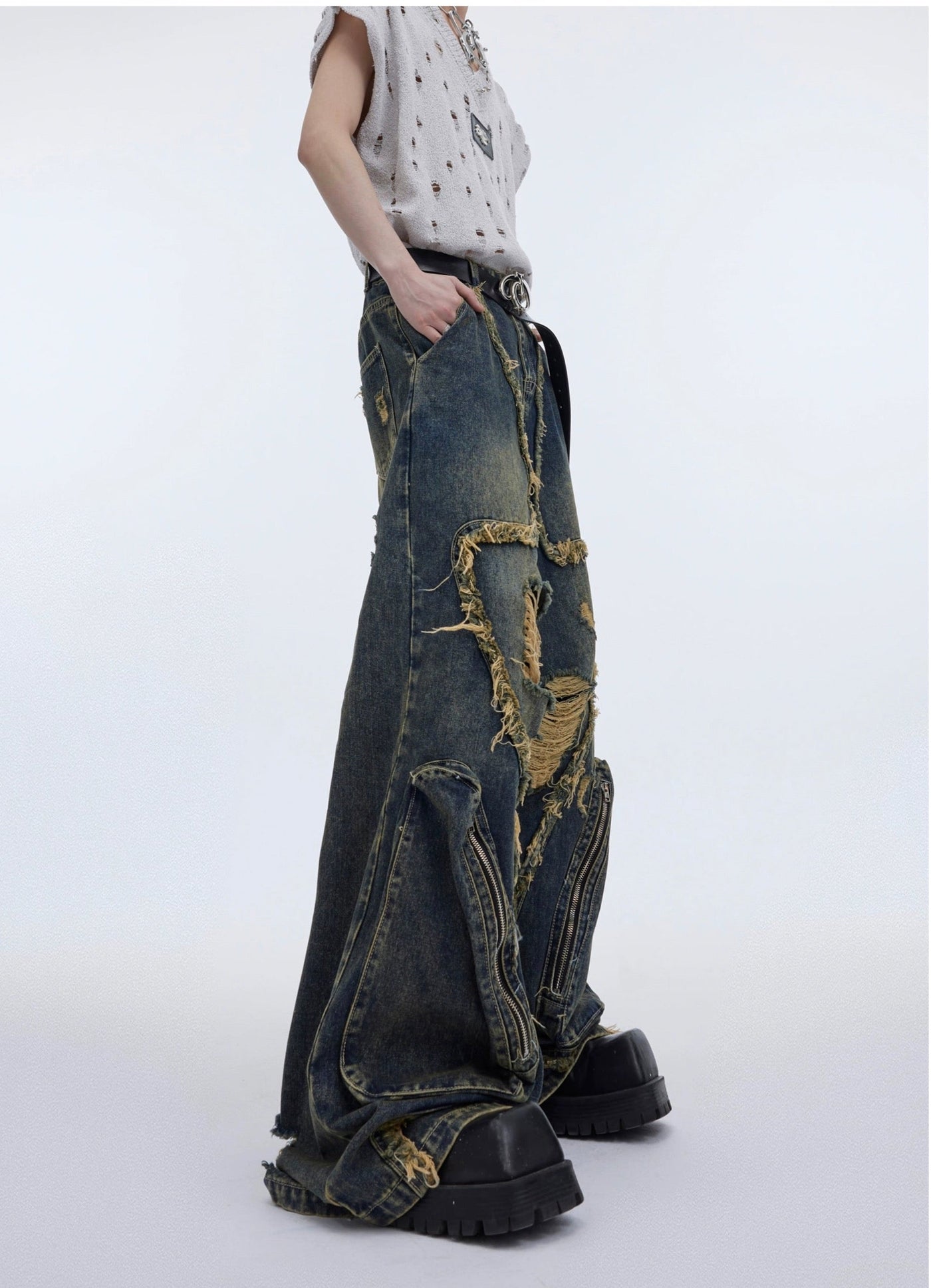 Frayed Seams Distressed Jeans