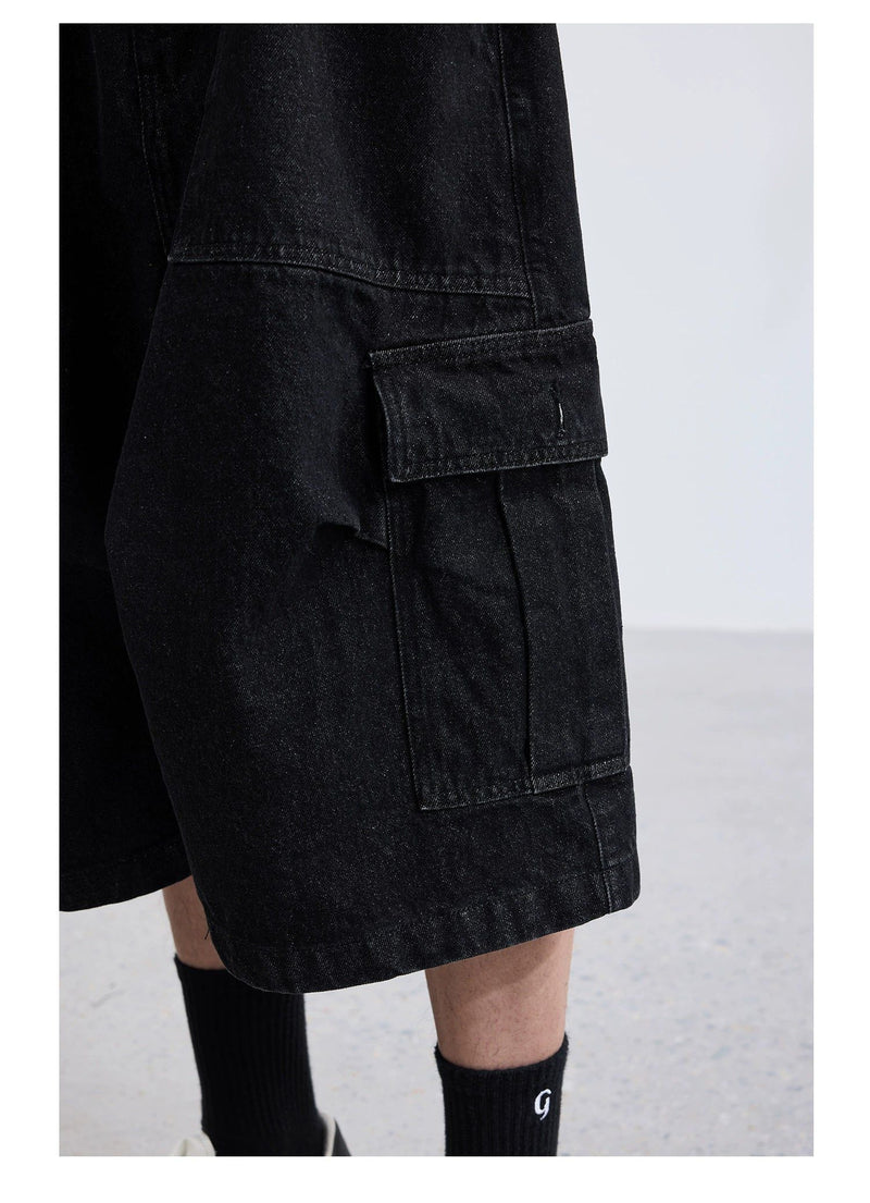 Wide Pockets Denim Shorts