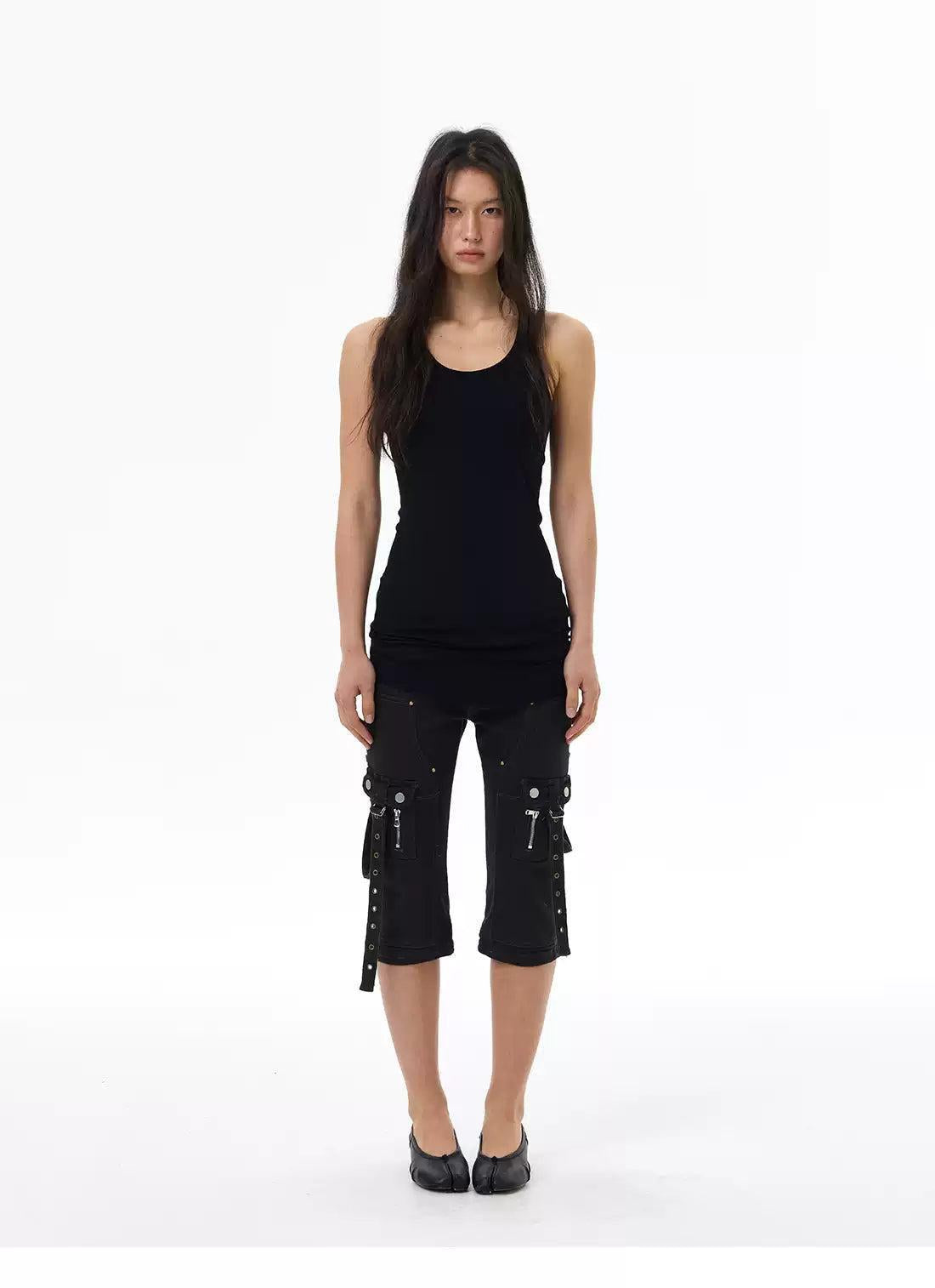 Multiple Details Strapped Pockets Shorts