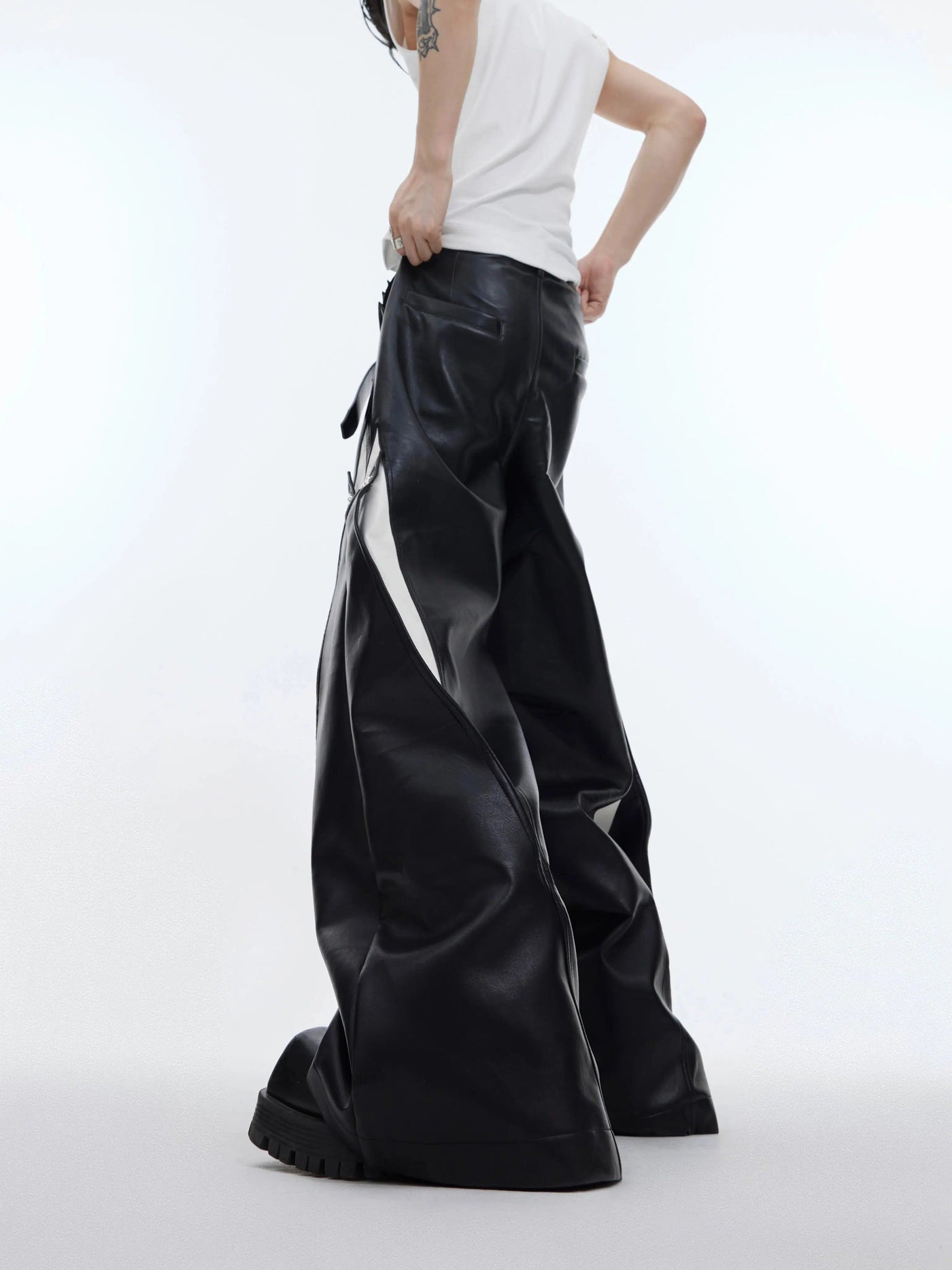 Splits Contrast PU Leather Pants