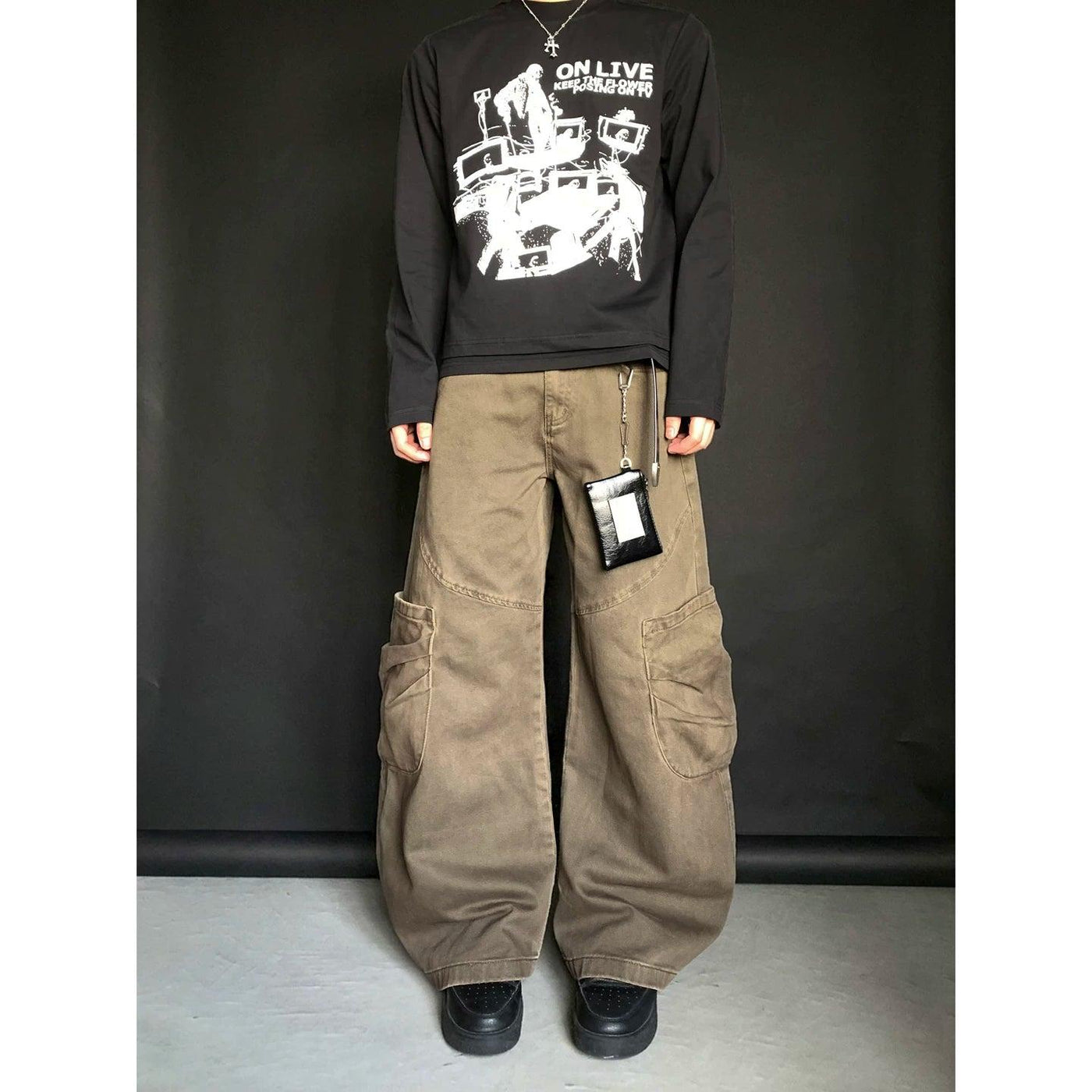 Washed Wide Cut Cargo Pants