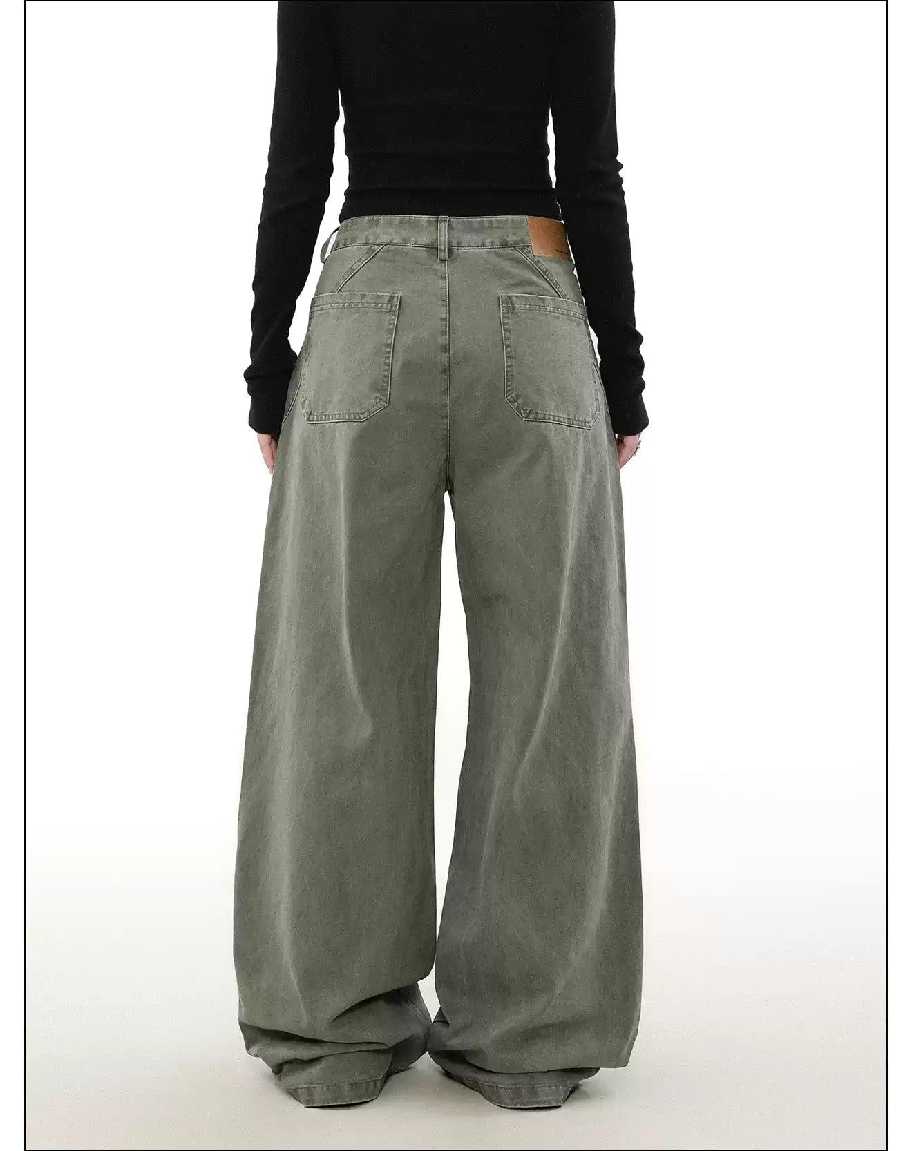 Rivet Pleated Straight Pants