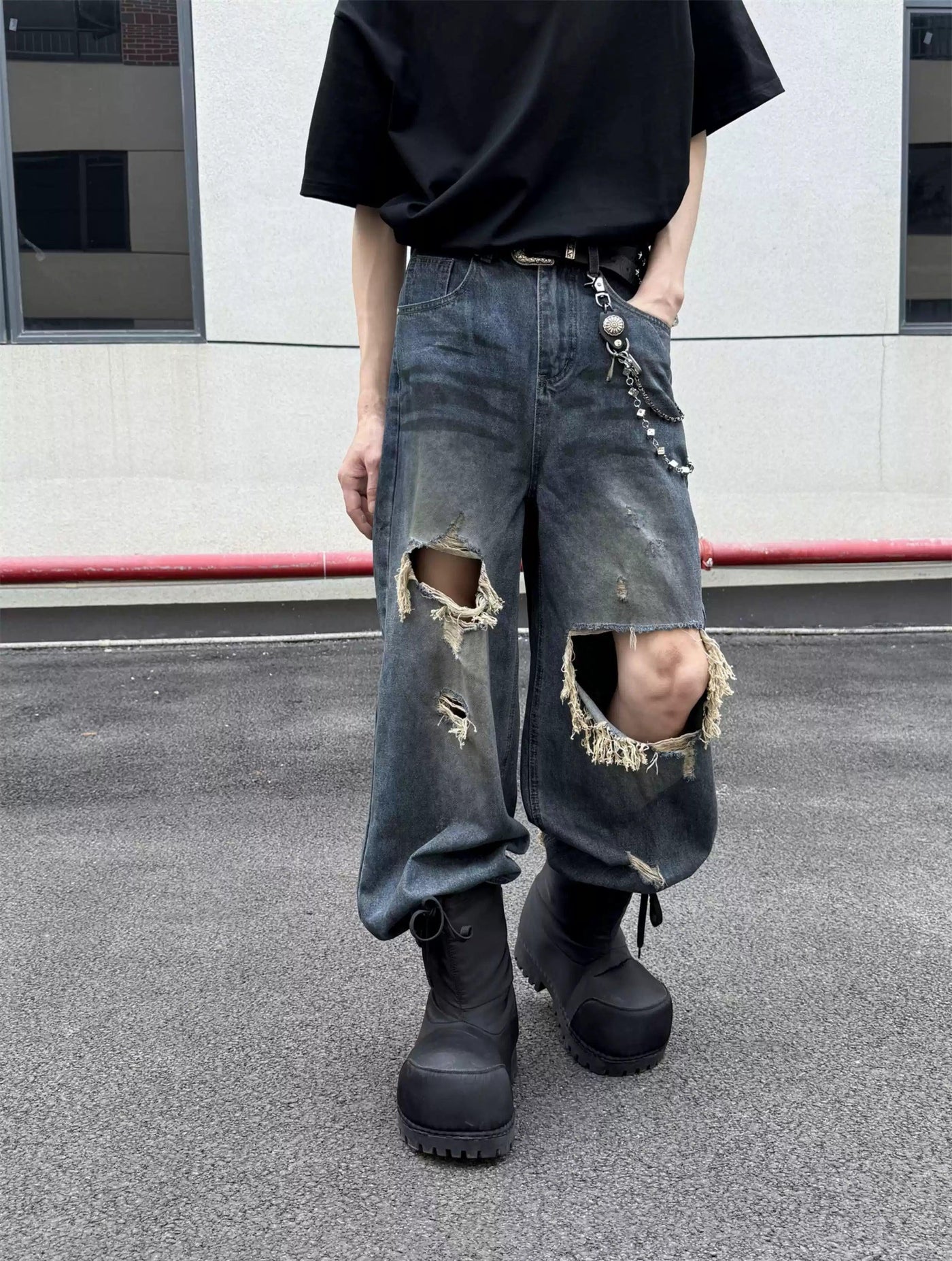 Distressed Knee Detail Jeans