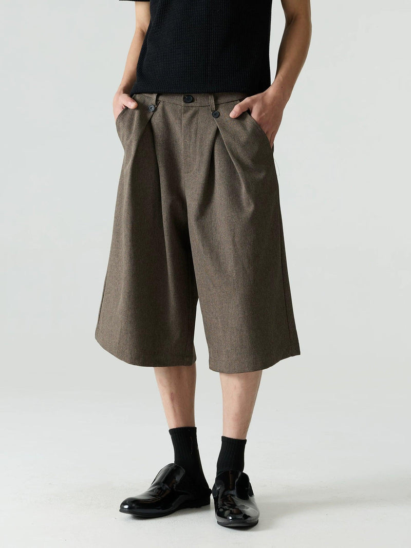 Buttoned Pleat Mid-Length Shorts