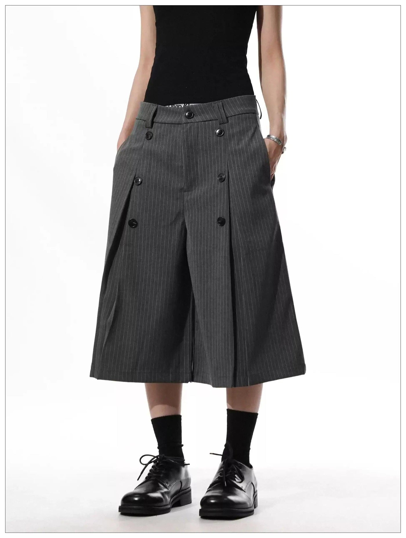 Buttoned Pleat Striped Wide Leg Shorts