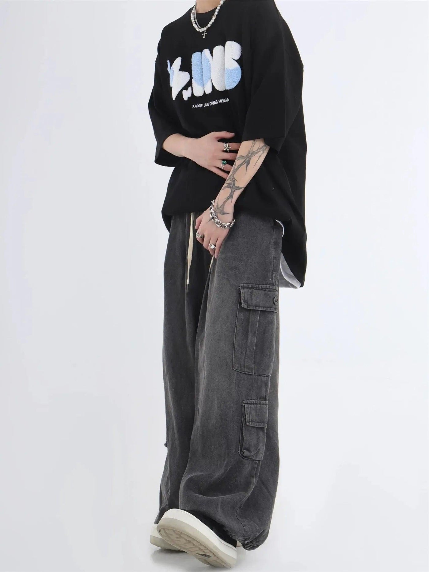 Washed Loose Fit Cargo Jeans