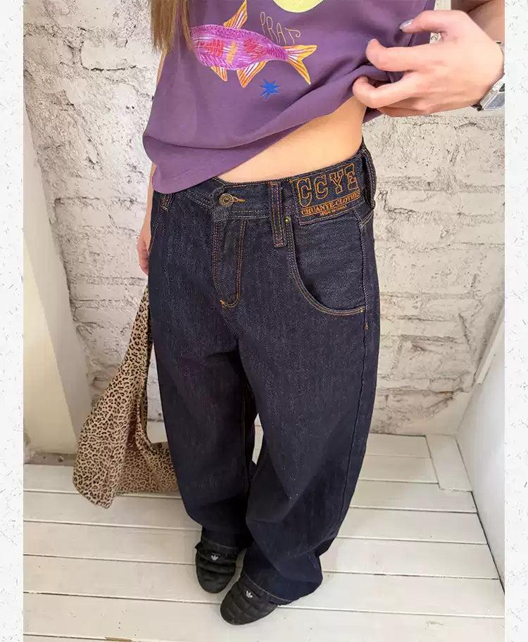 Buttoned Belt Strap Barrel Jeans