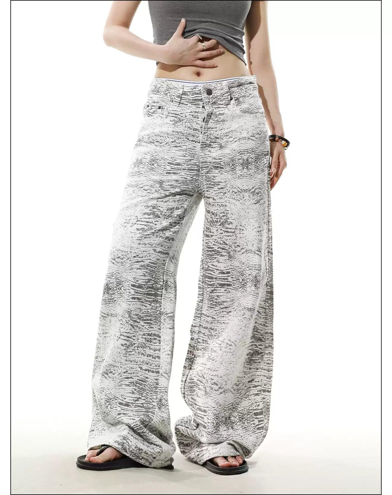 Patterned Buttoned Straight Leg Jeans