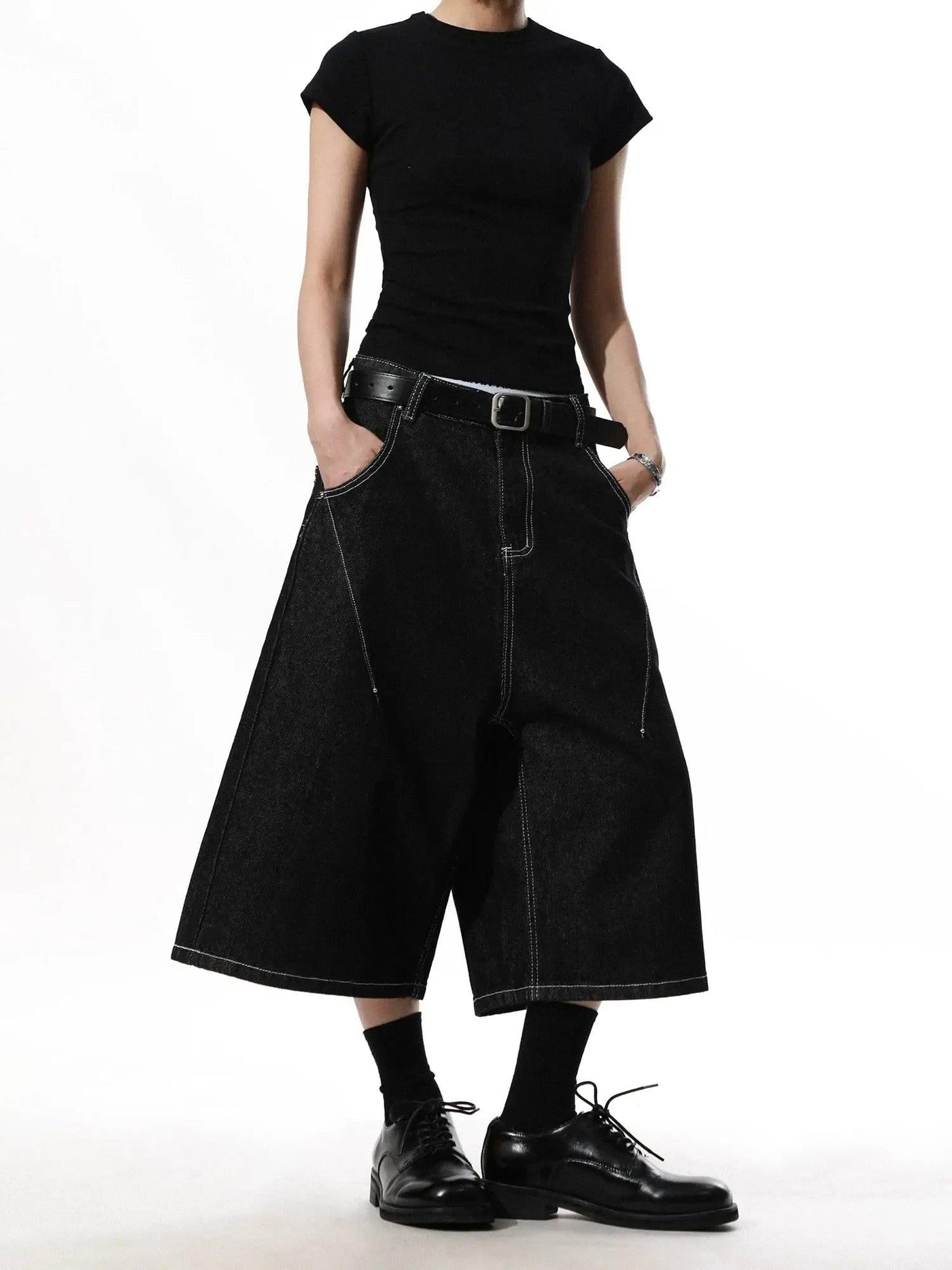 Wash Contrast Stitch Wide Denim Shorts