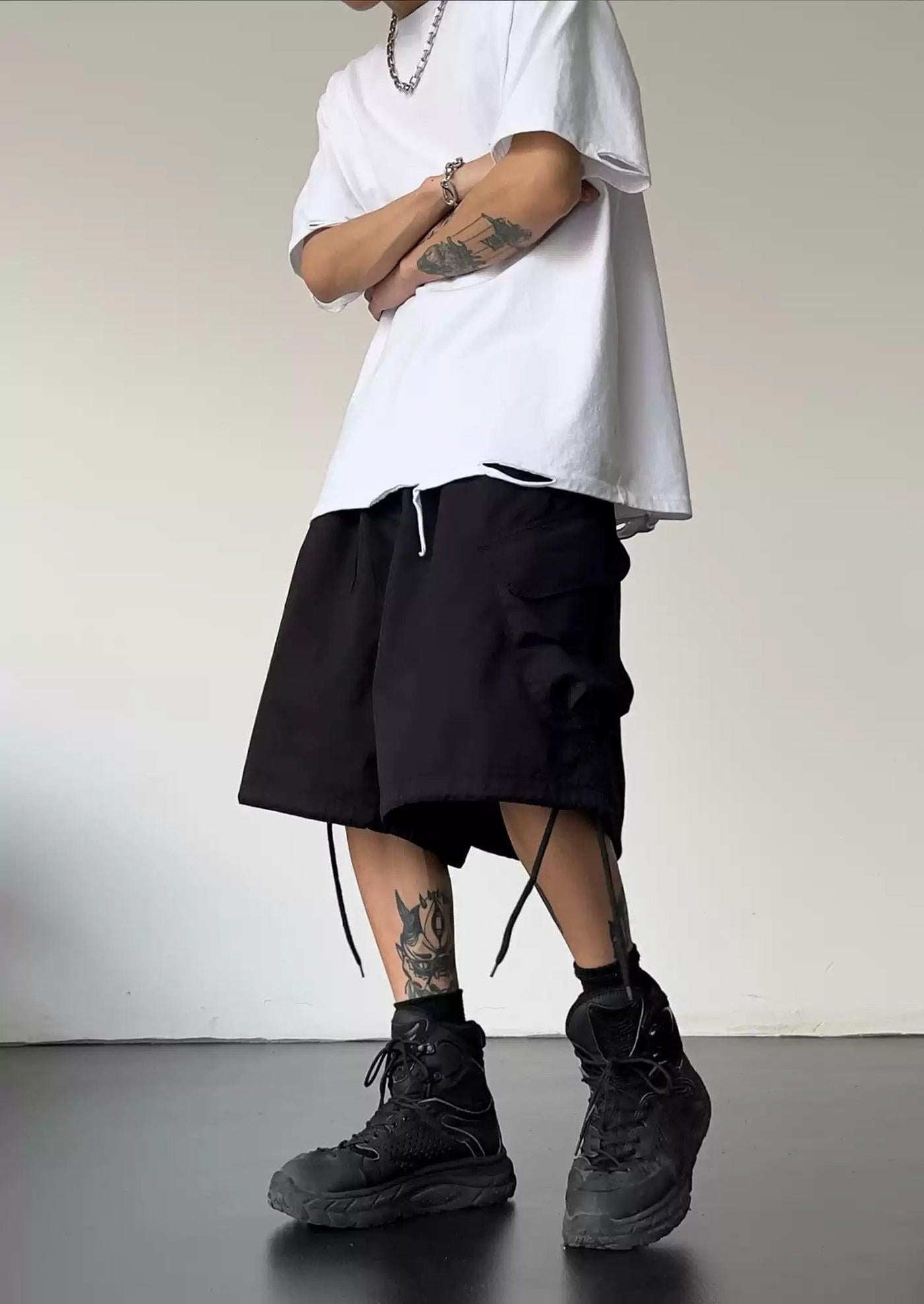 Drawstring Multi-Pocket Cargo Shorts