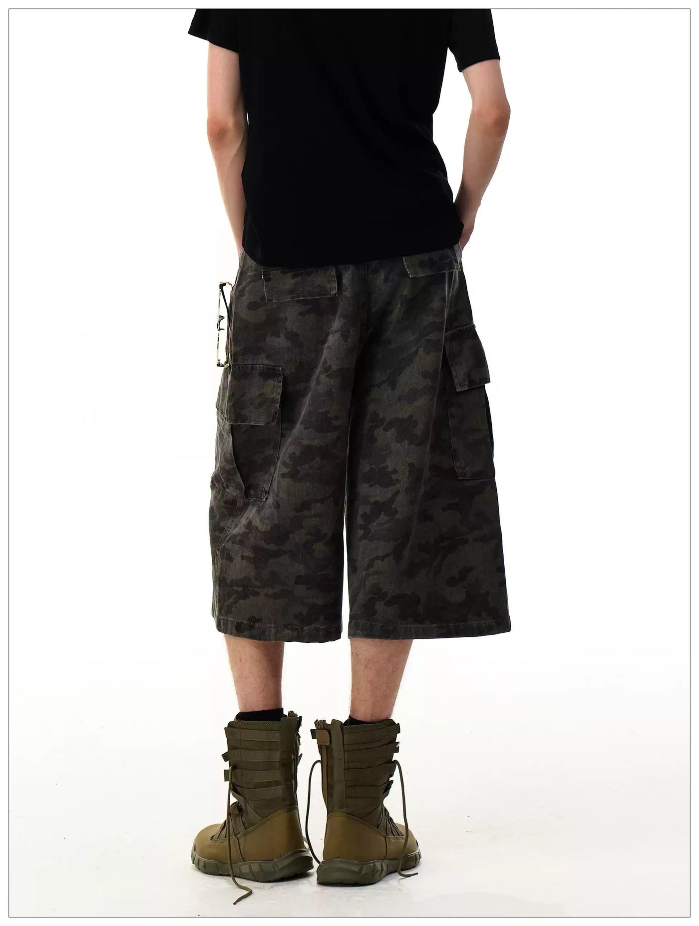 Flap Pockets Camouflage Denim Shorts