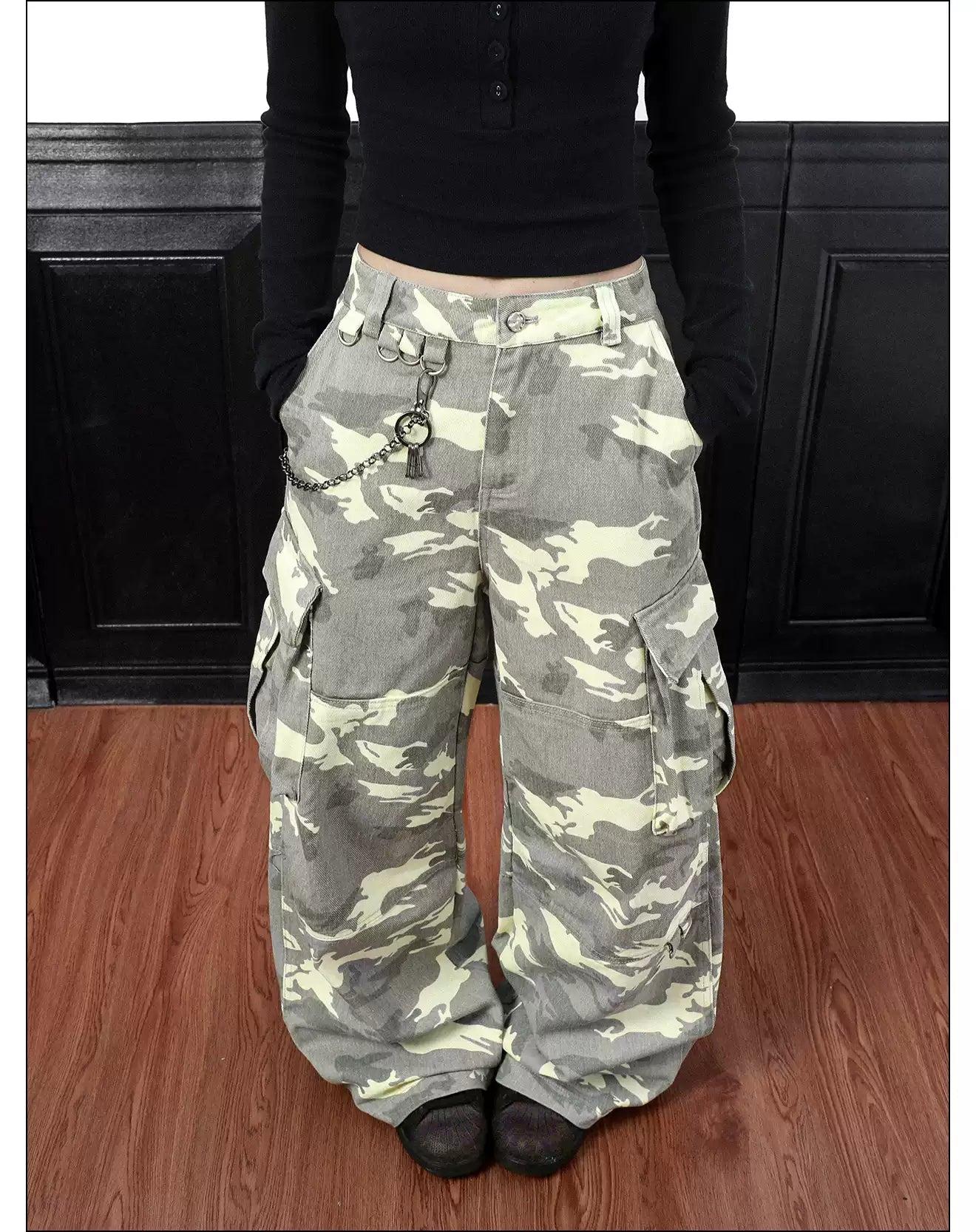 Camouflage Multi-Detail Cargo Pants