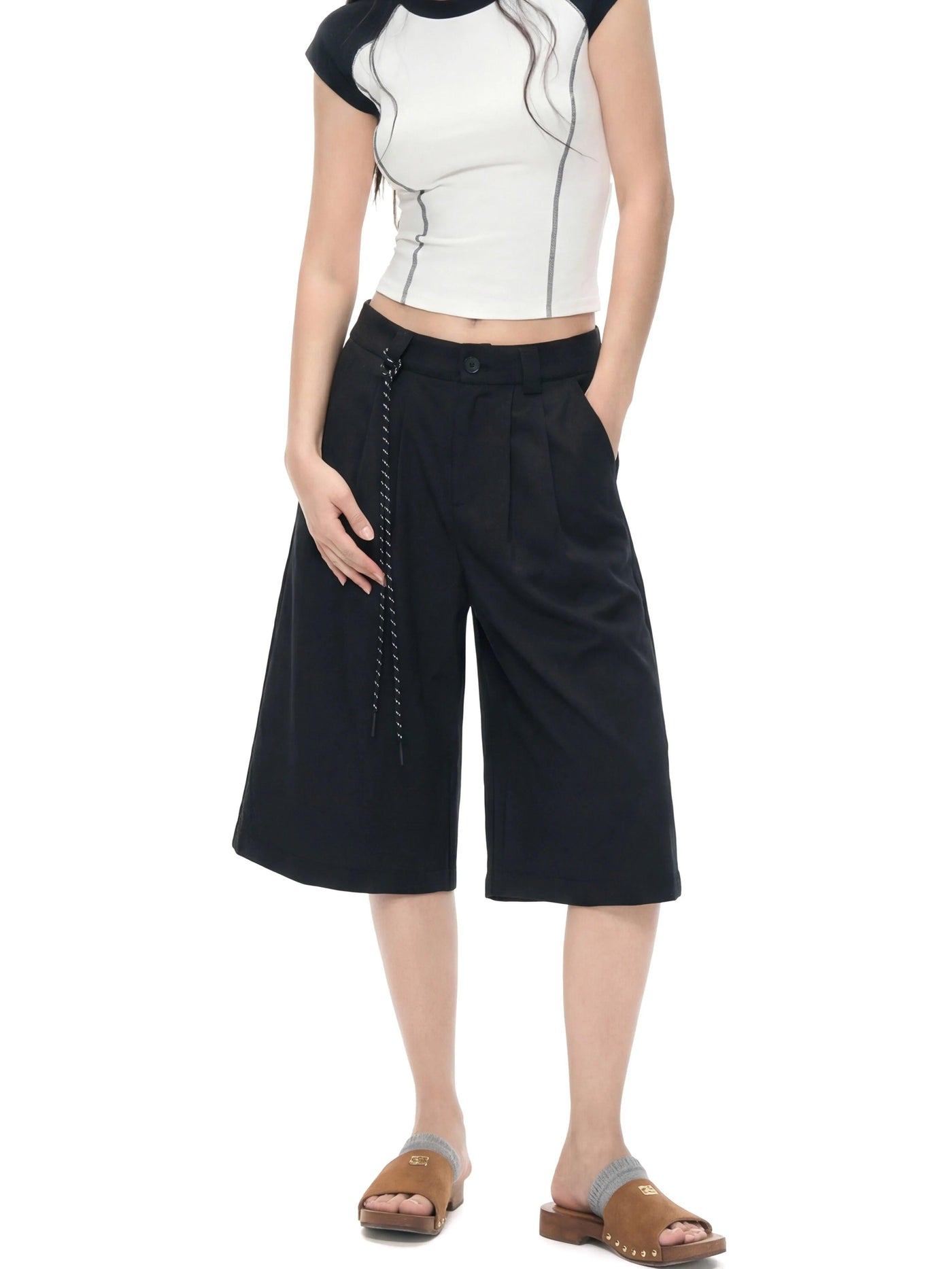 Solid Folded Pleats Shorts