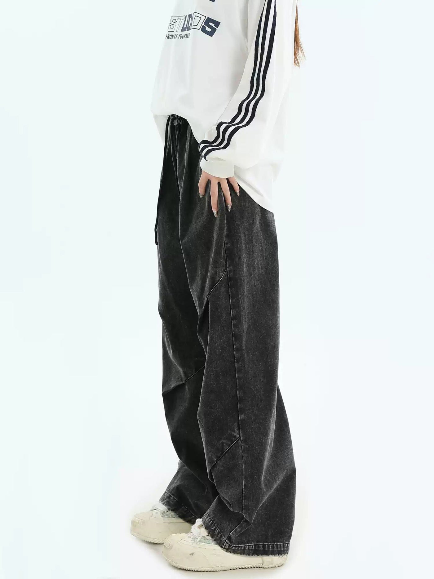 Washed Pleated Bootcut Jeans