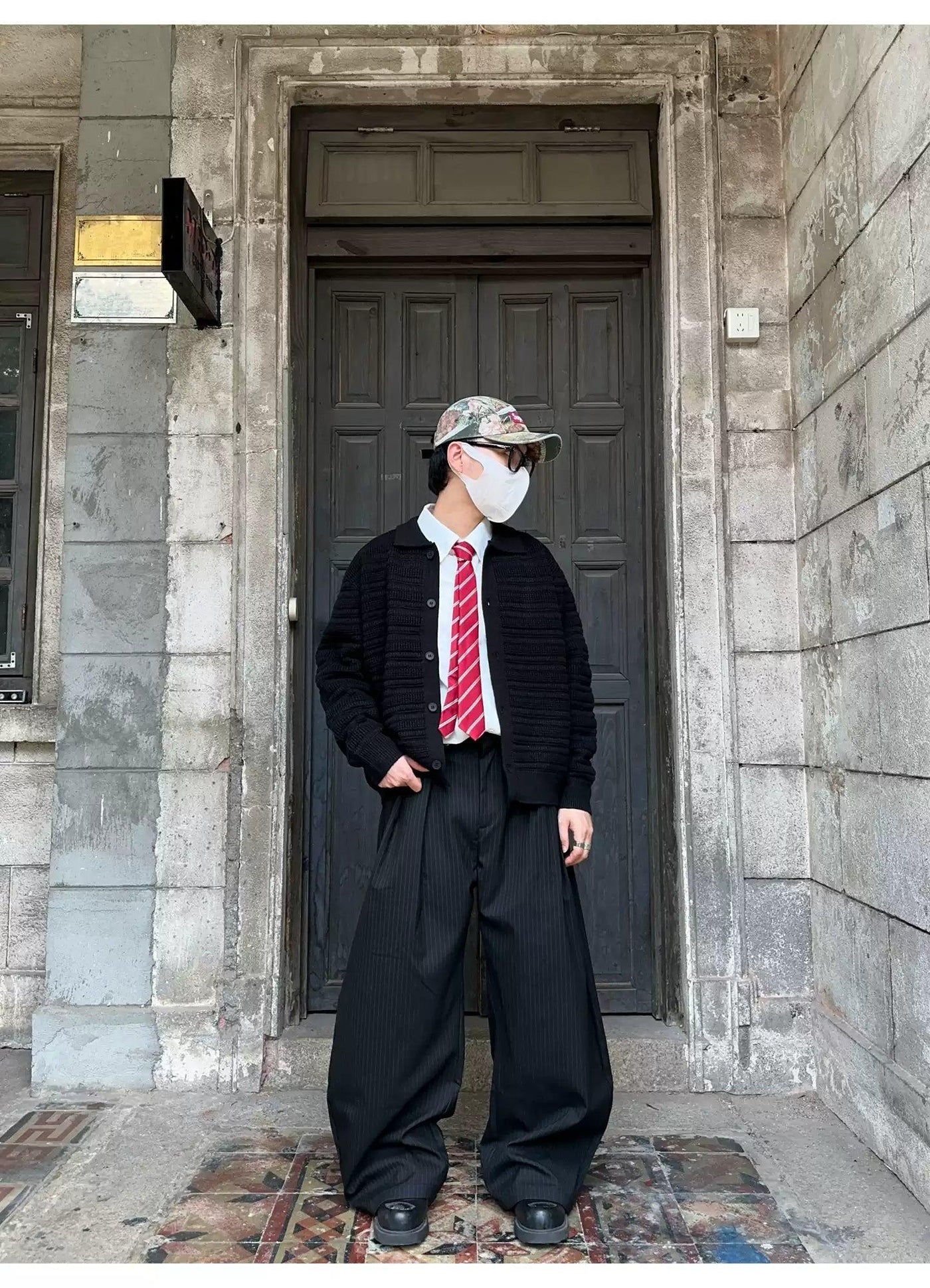 Vertical Stripes Pleated Baggy Pants