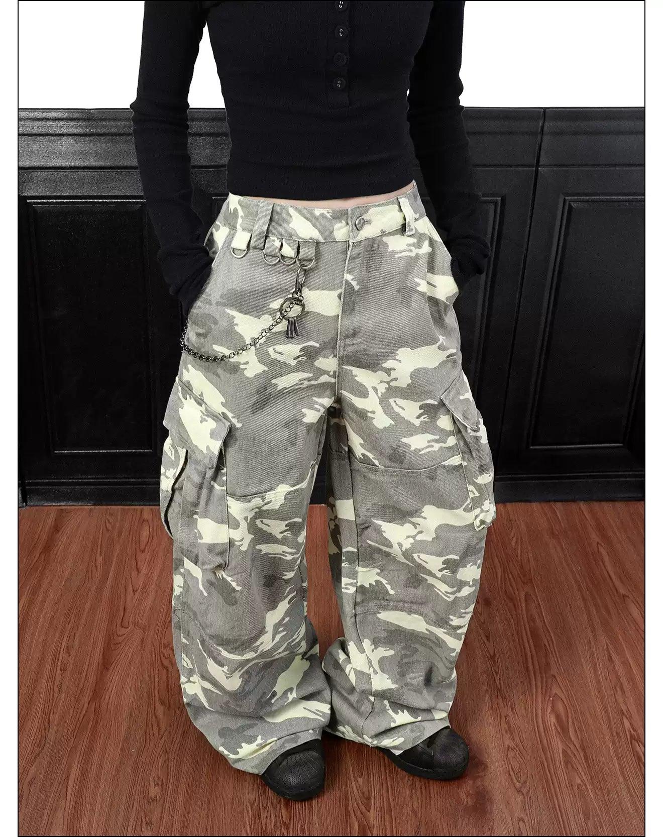Camouflage Multi-Detail Cargo Pants