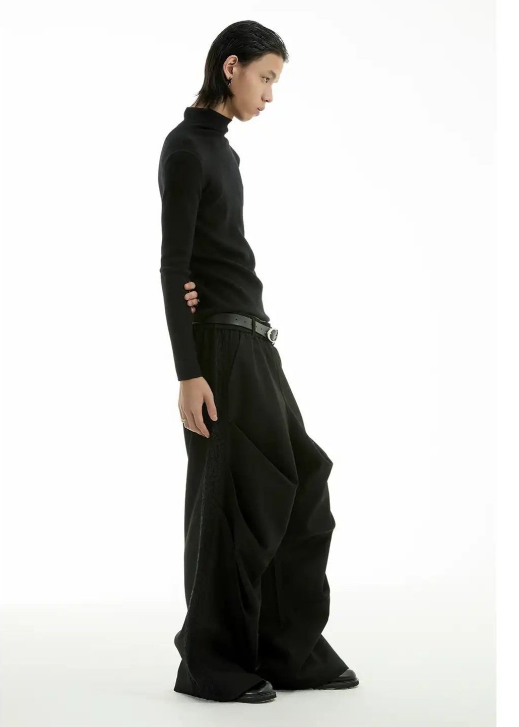 Solid Color Slim Relaxed Fit Mockneck