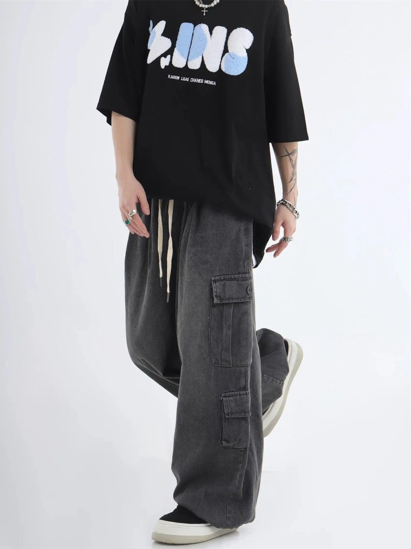 Washed Loose Fit Cargo Jeans