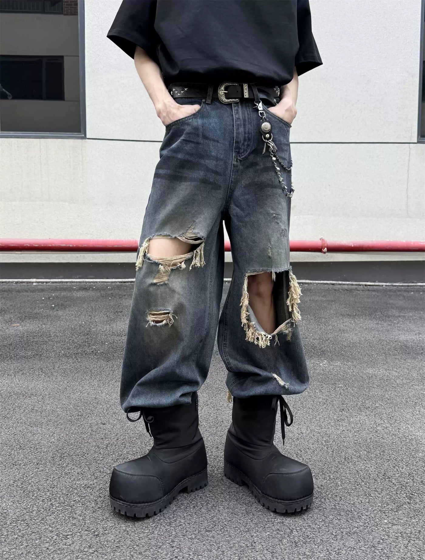 Distressed Knee Detail Jeans