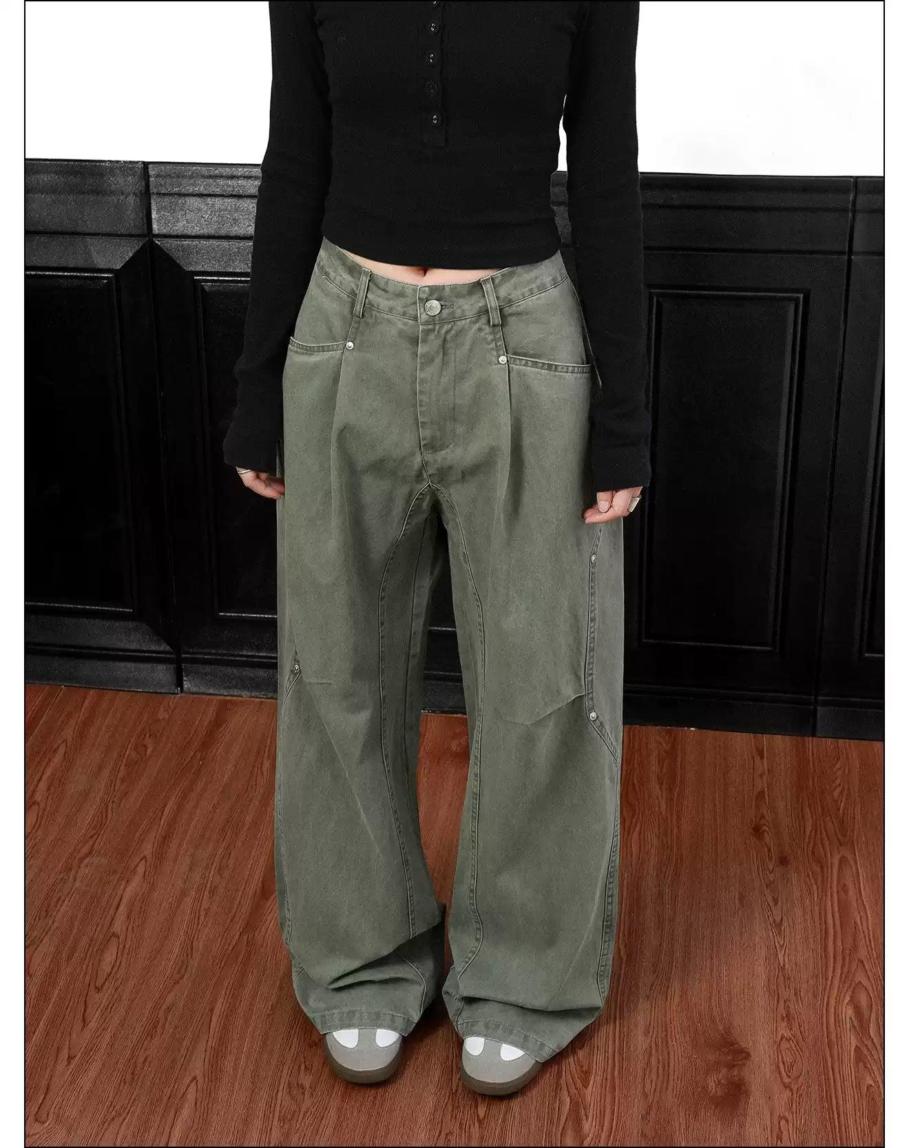 Rivet Pleated Straight Pants