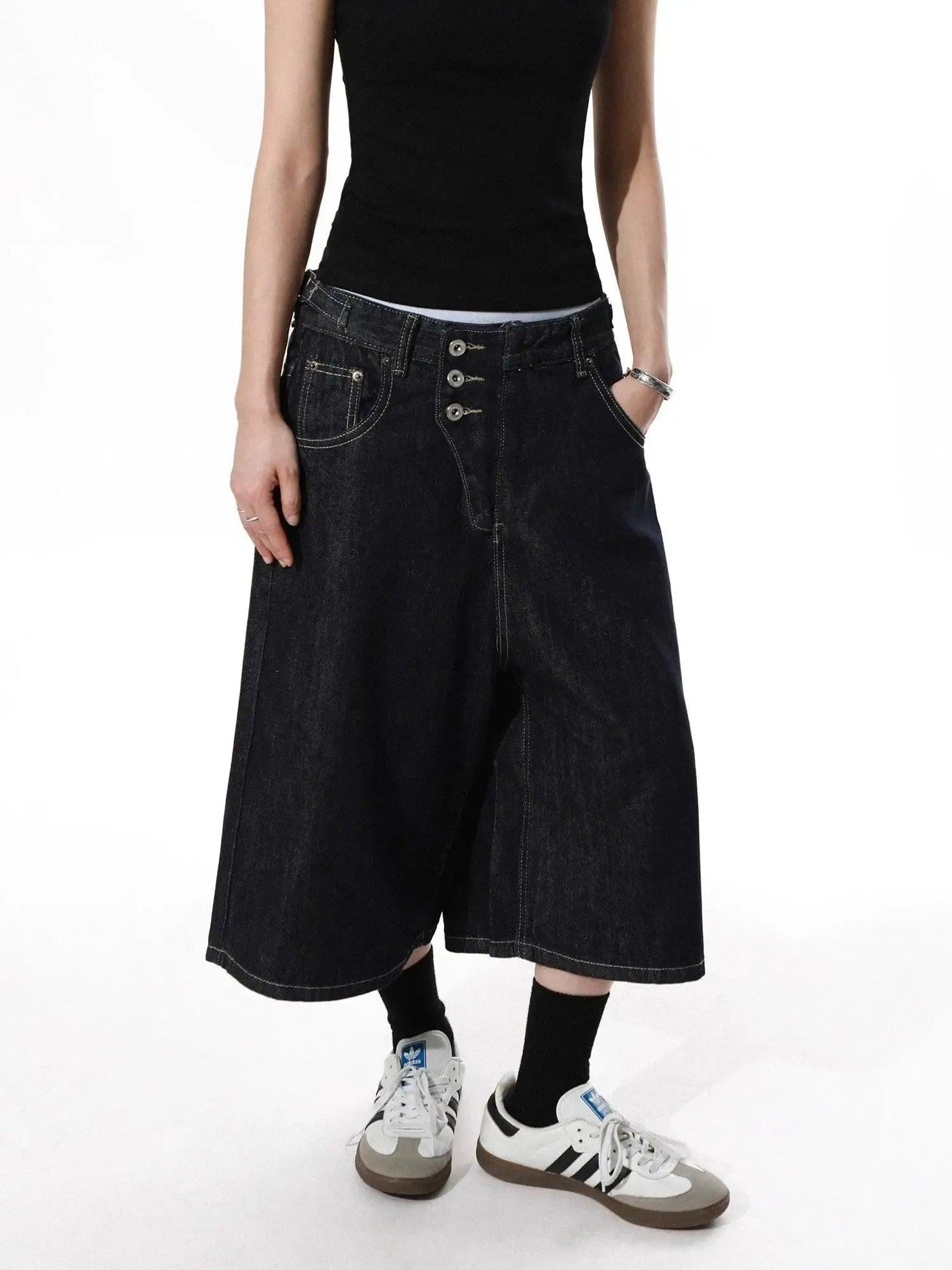Raw Buttoned Wide Leg Denim Shorts