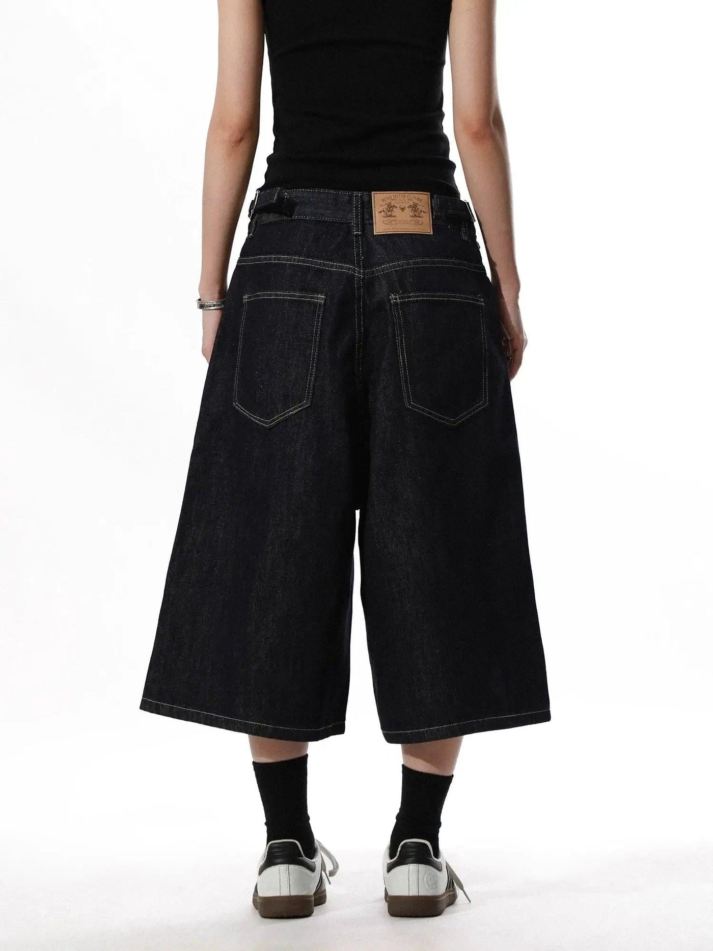 Raw Buttoned Wide Leg Denim Shorts