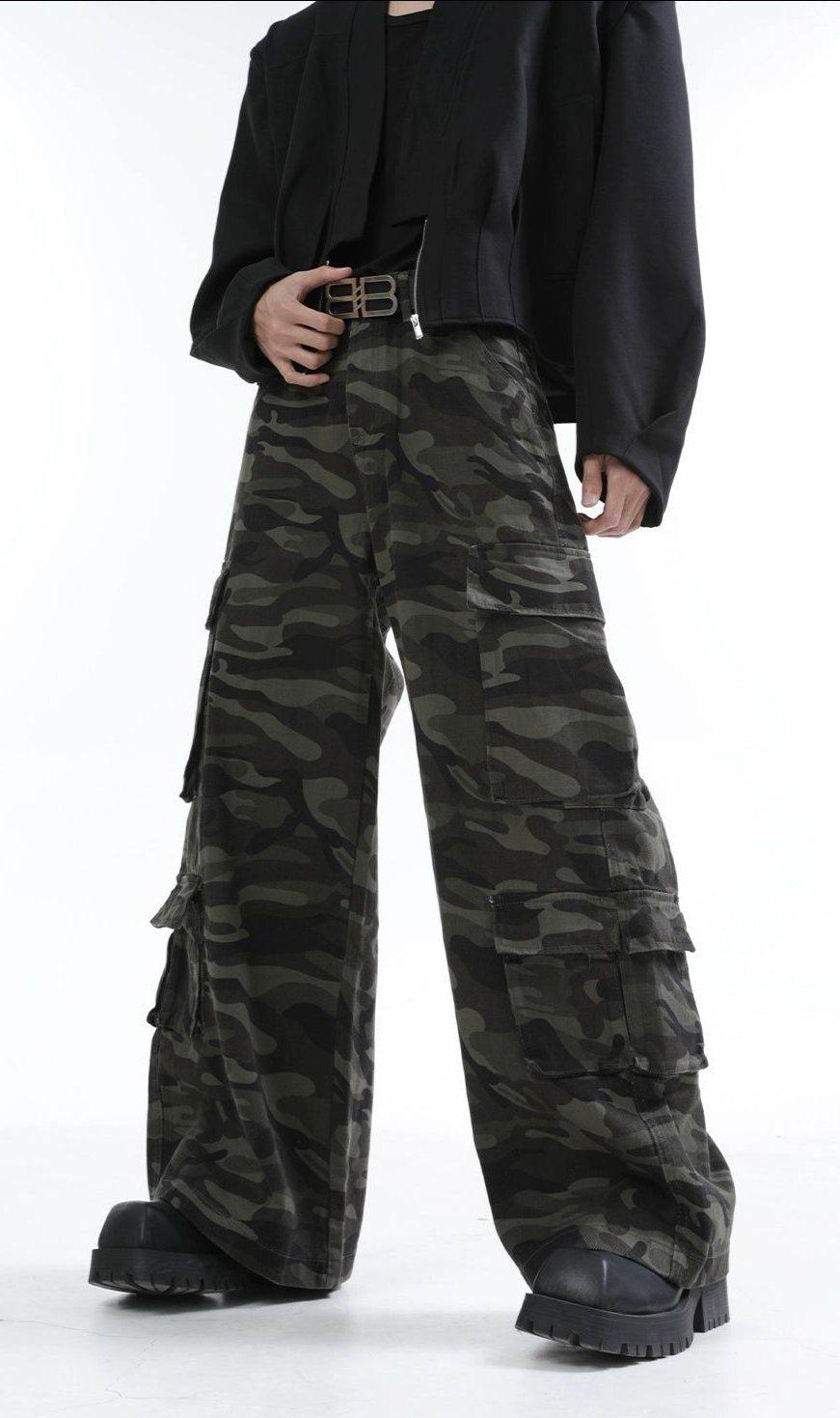 Camouflage Multi-Pocket Wide Jeans