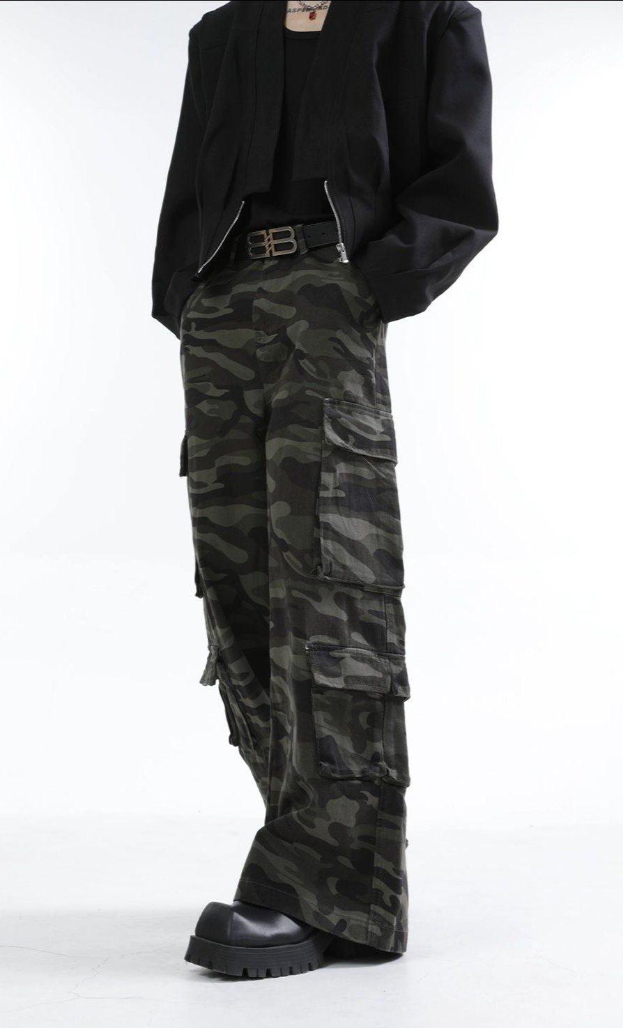 Camouflage Multi-Pocket Wide Jeans