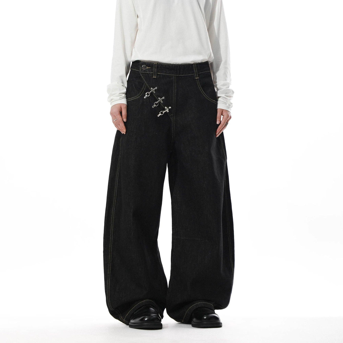 Side Fireman Clasp Barrel Jeans