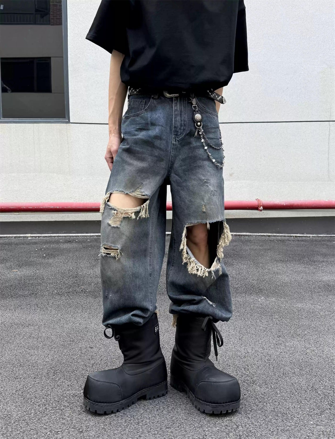 Distressed Knee Detail Jeans
