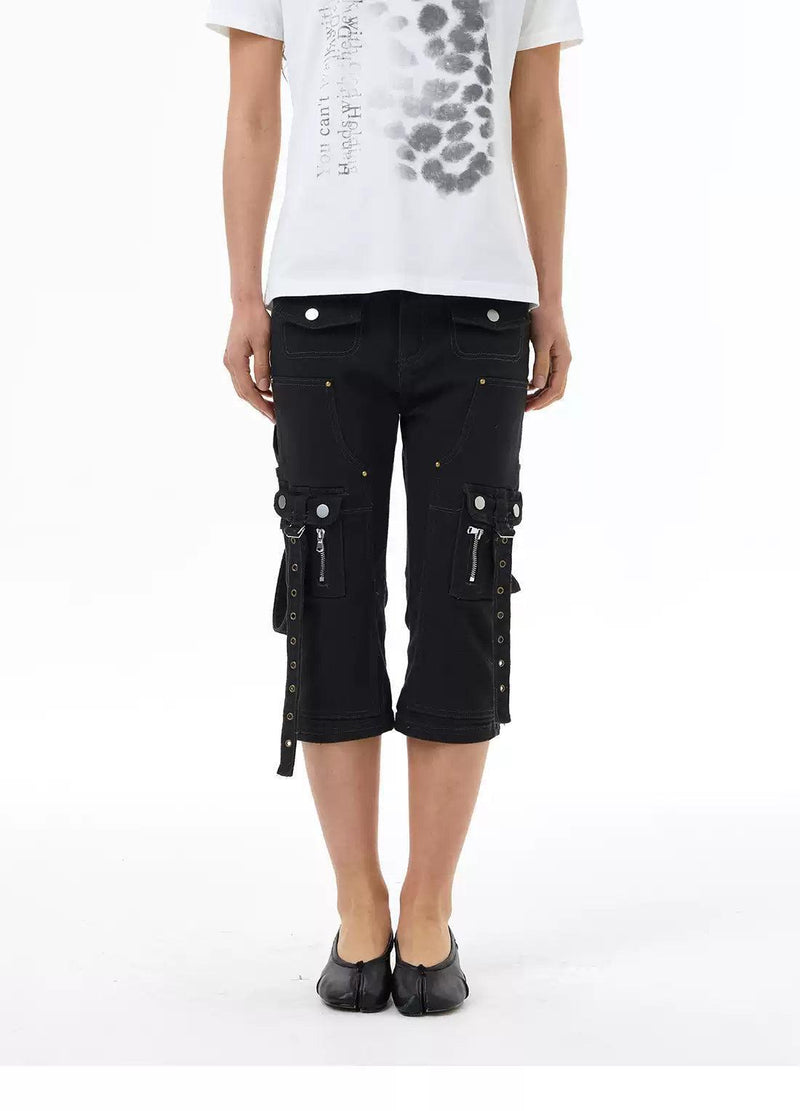 Multiple Details Strapped Pockets Shorts