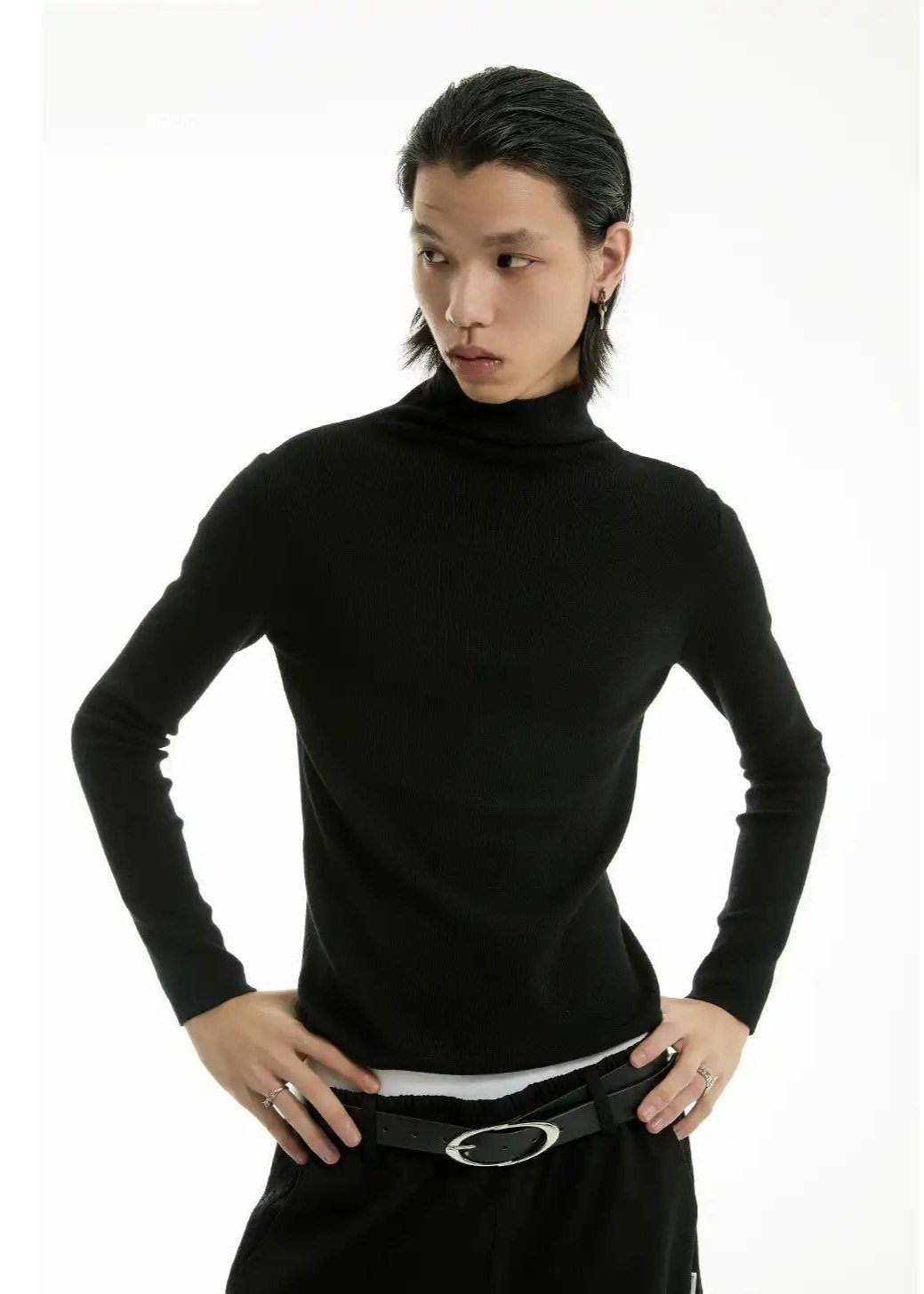 Solid Color Slim Relaxed Fit Mockneck