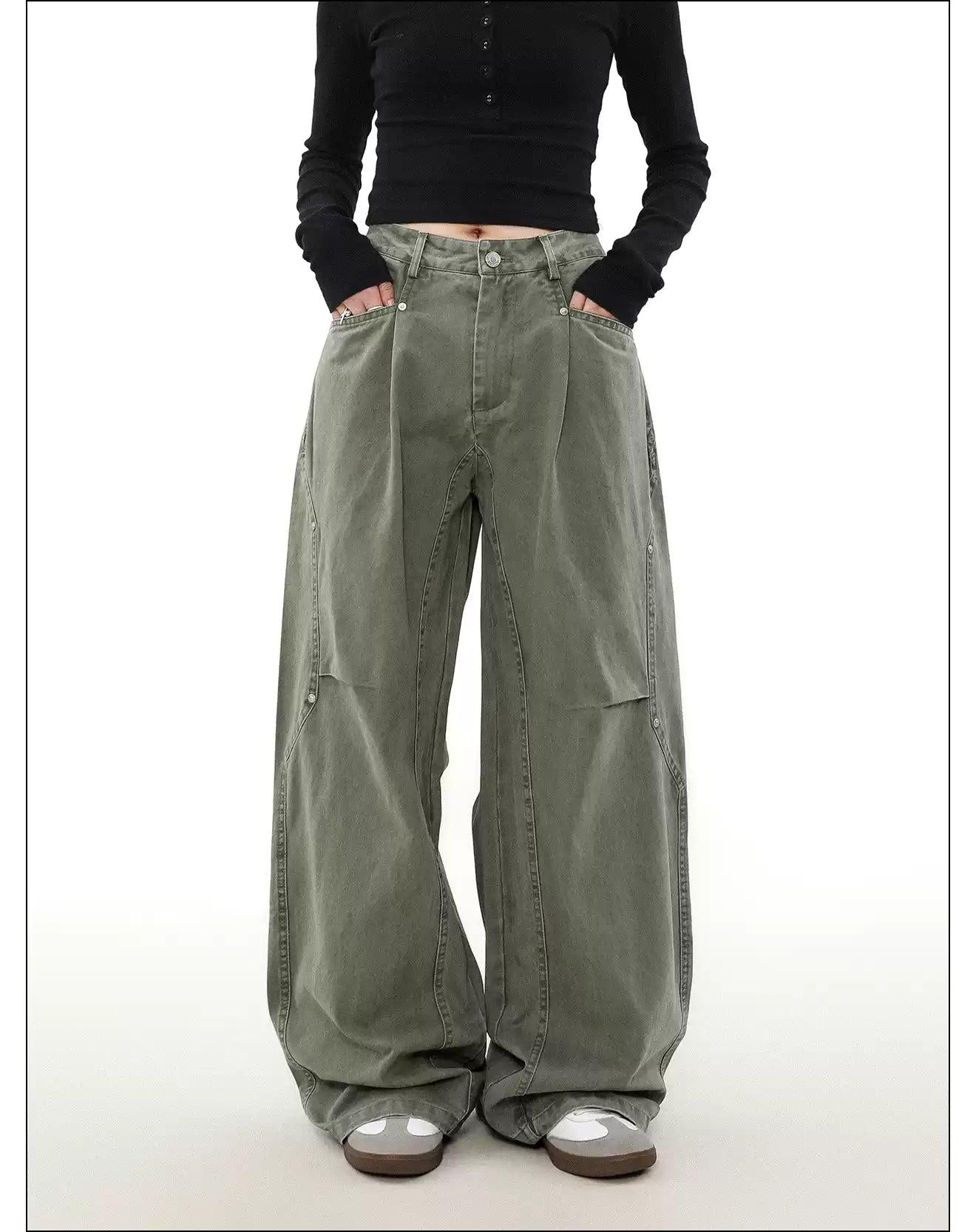 Rivet Pleated Straight Pants