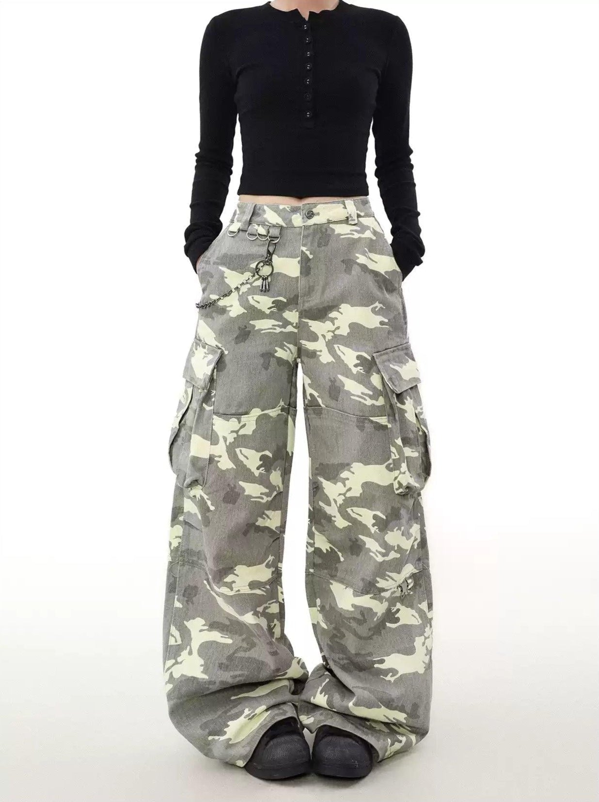 Camouflage Multi-Detail Cargo Pants