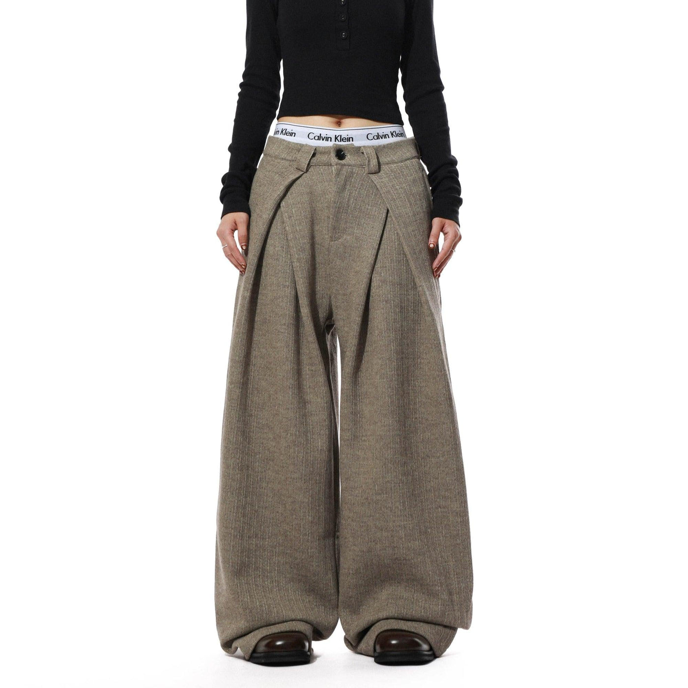 Folded Pleats Textured Trousers