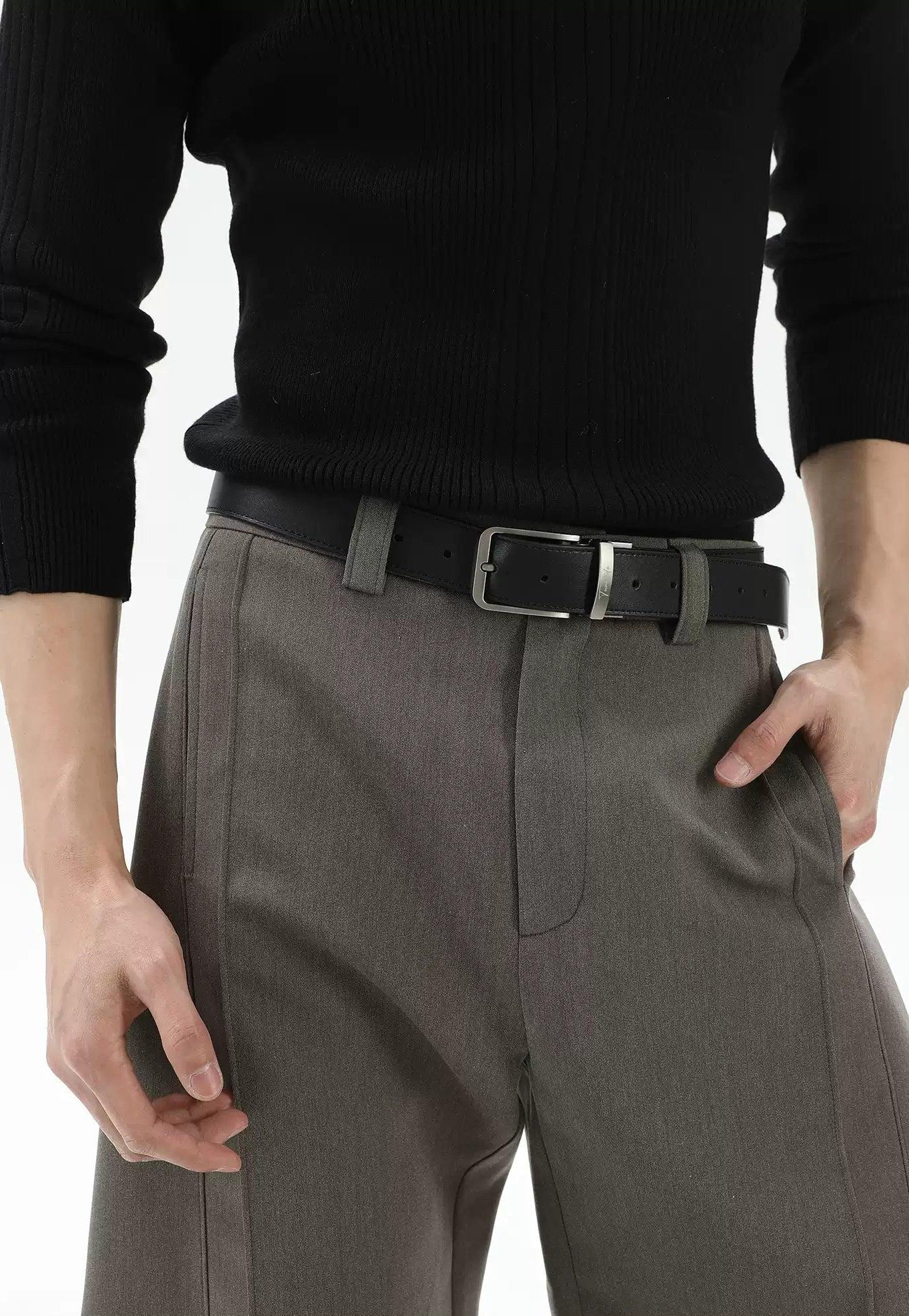 Versatile D-Buckle Belt