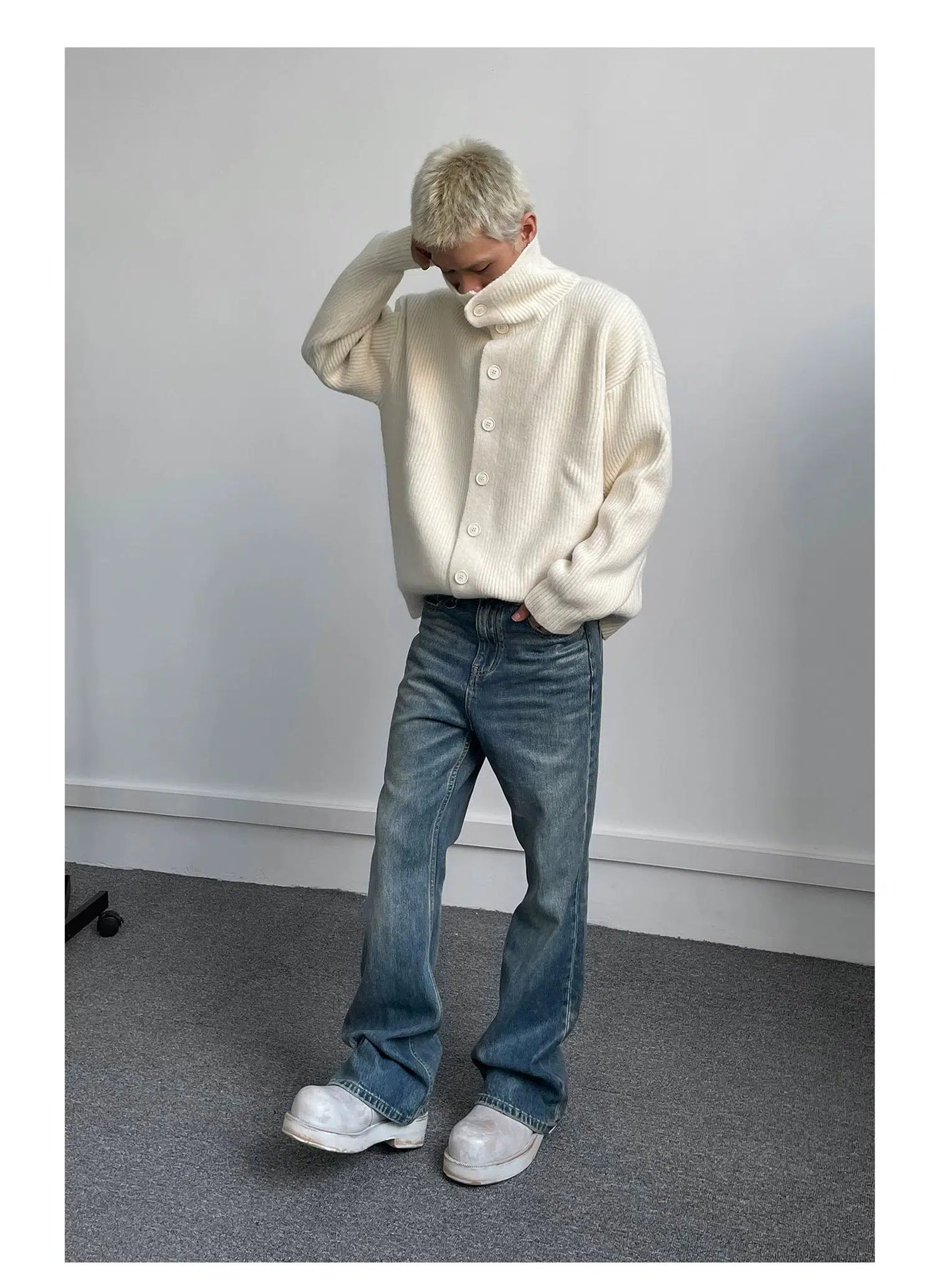 Classic Buttoned Ribbed Jacket