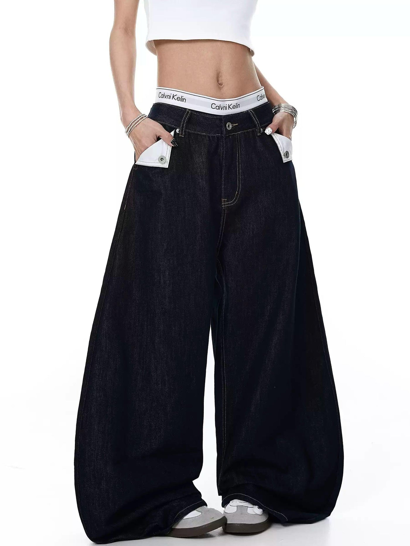Contrast Fold Pocket Wide Leg Jeans