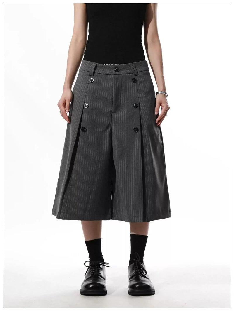 Buttoned Pleat Striped Wide Leg Shorts