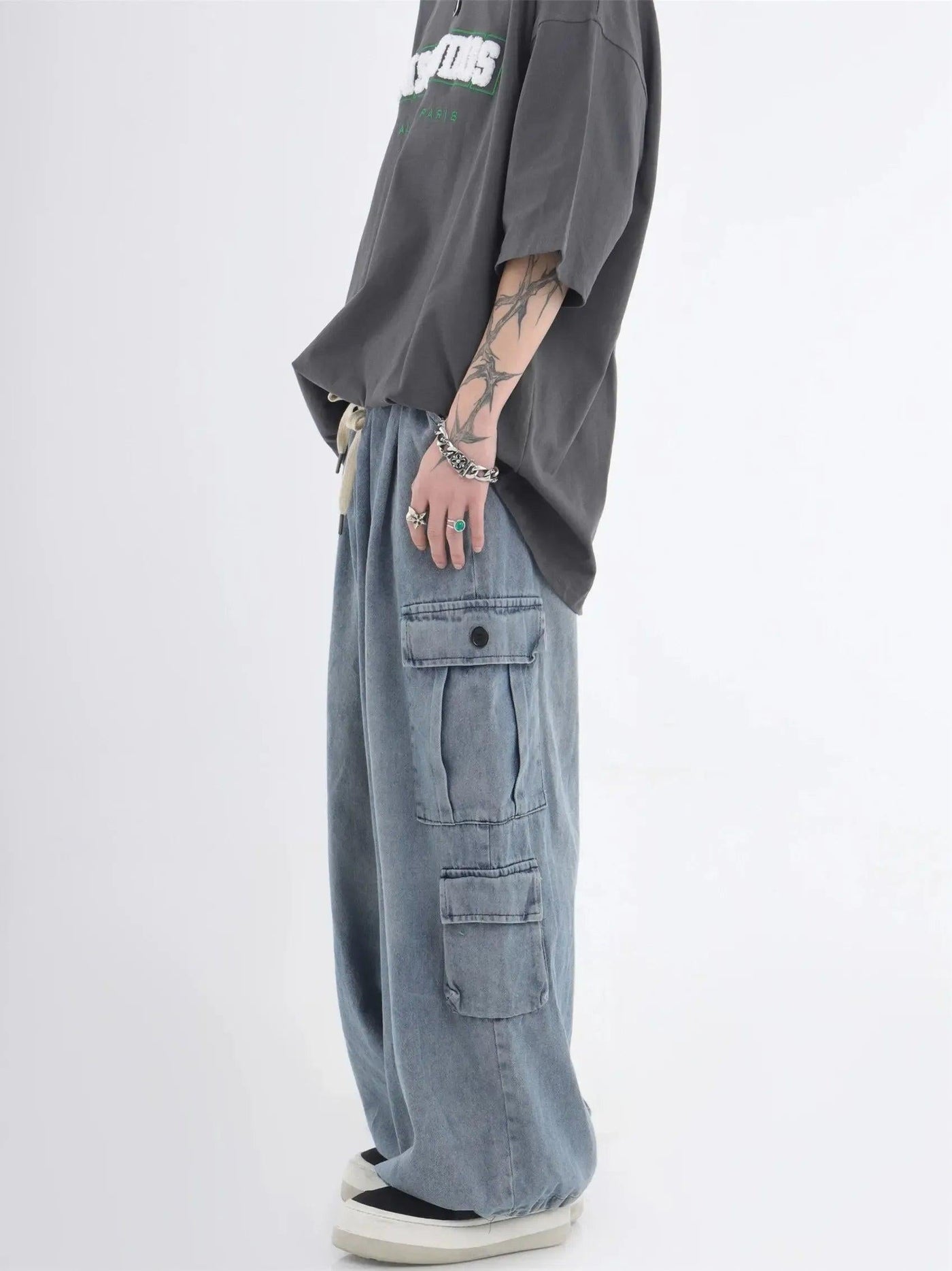 Washed Loose Fit Cargo Jeans