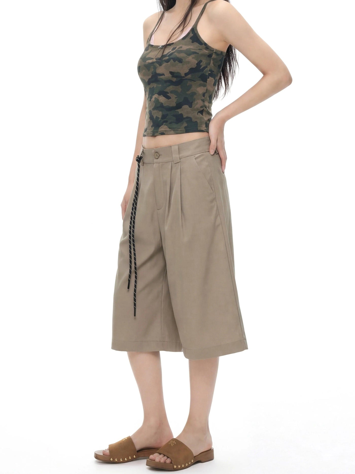 Solid Folded Pleats Shorts