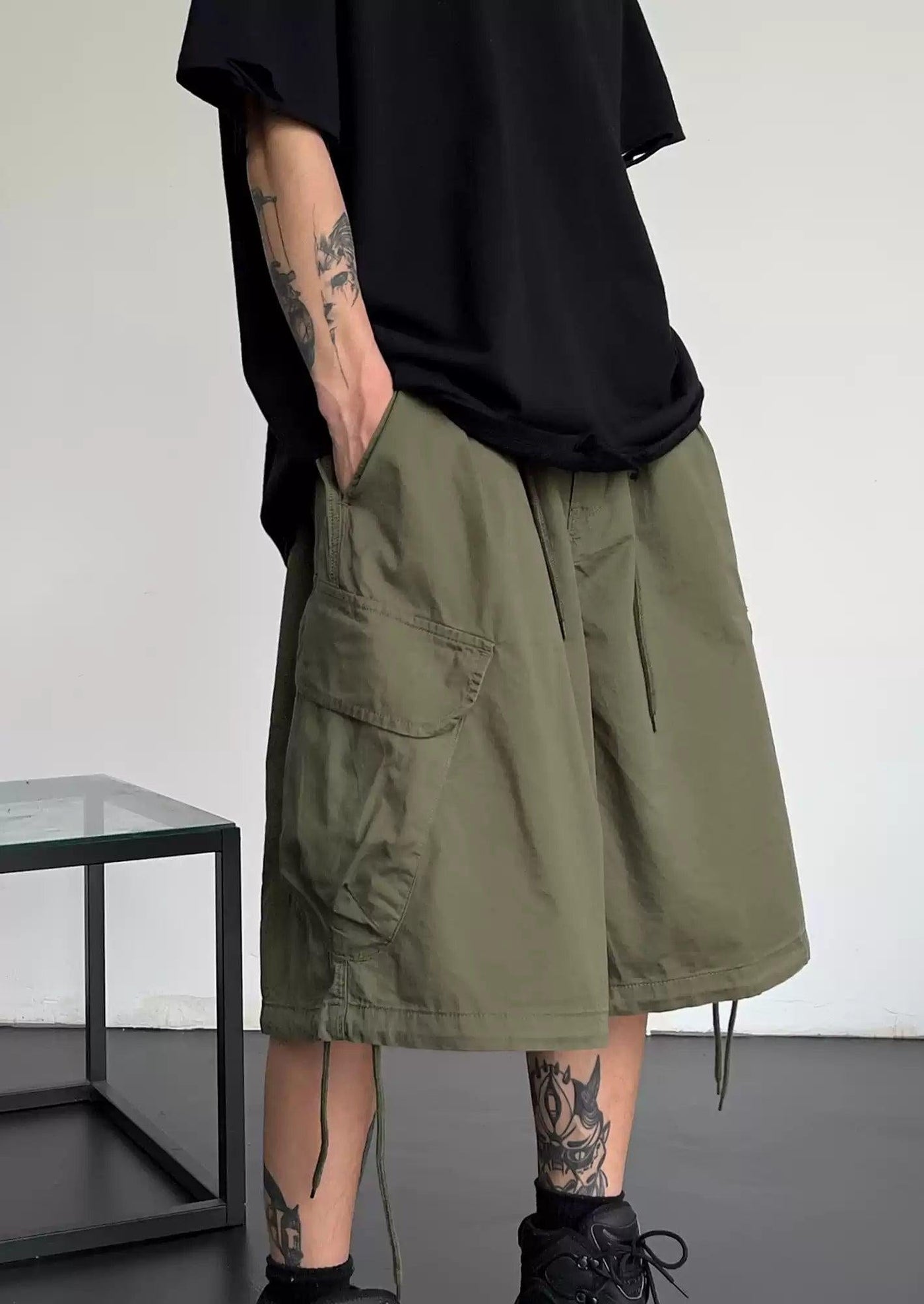 Drawstring Multi-Pocket Cargo Shorts