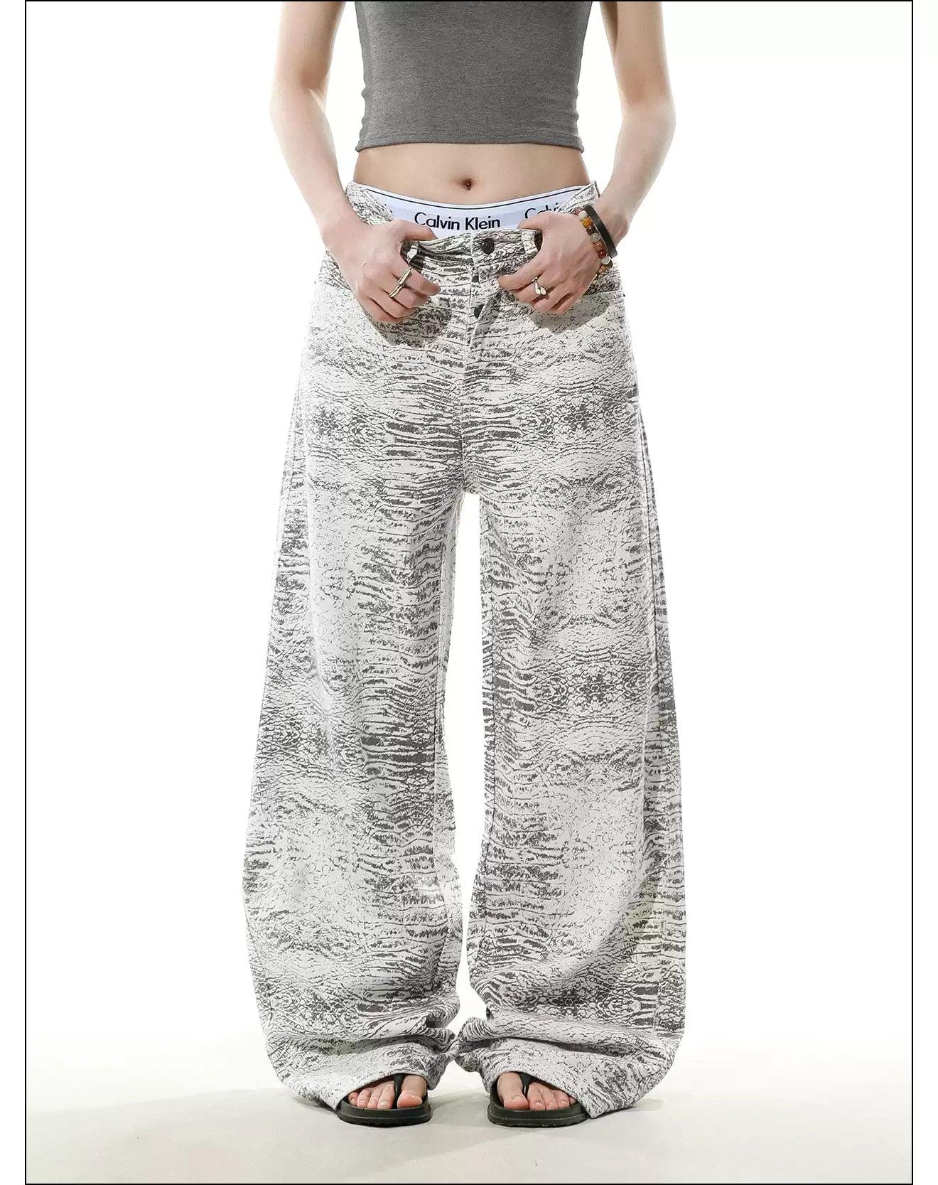 Patterned Buttoned Straight Leg Jeans
