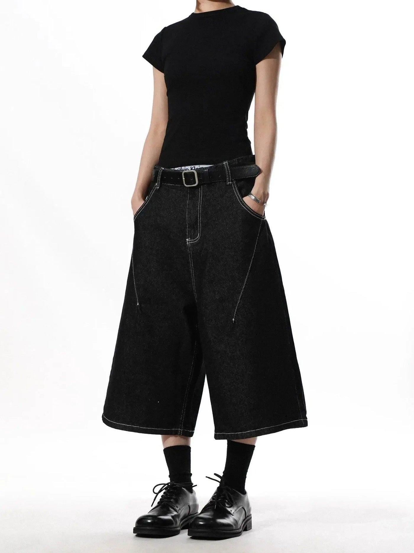 Wash Contrast Stitch Wide Denim Shorts