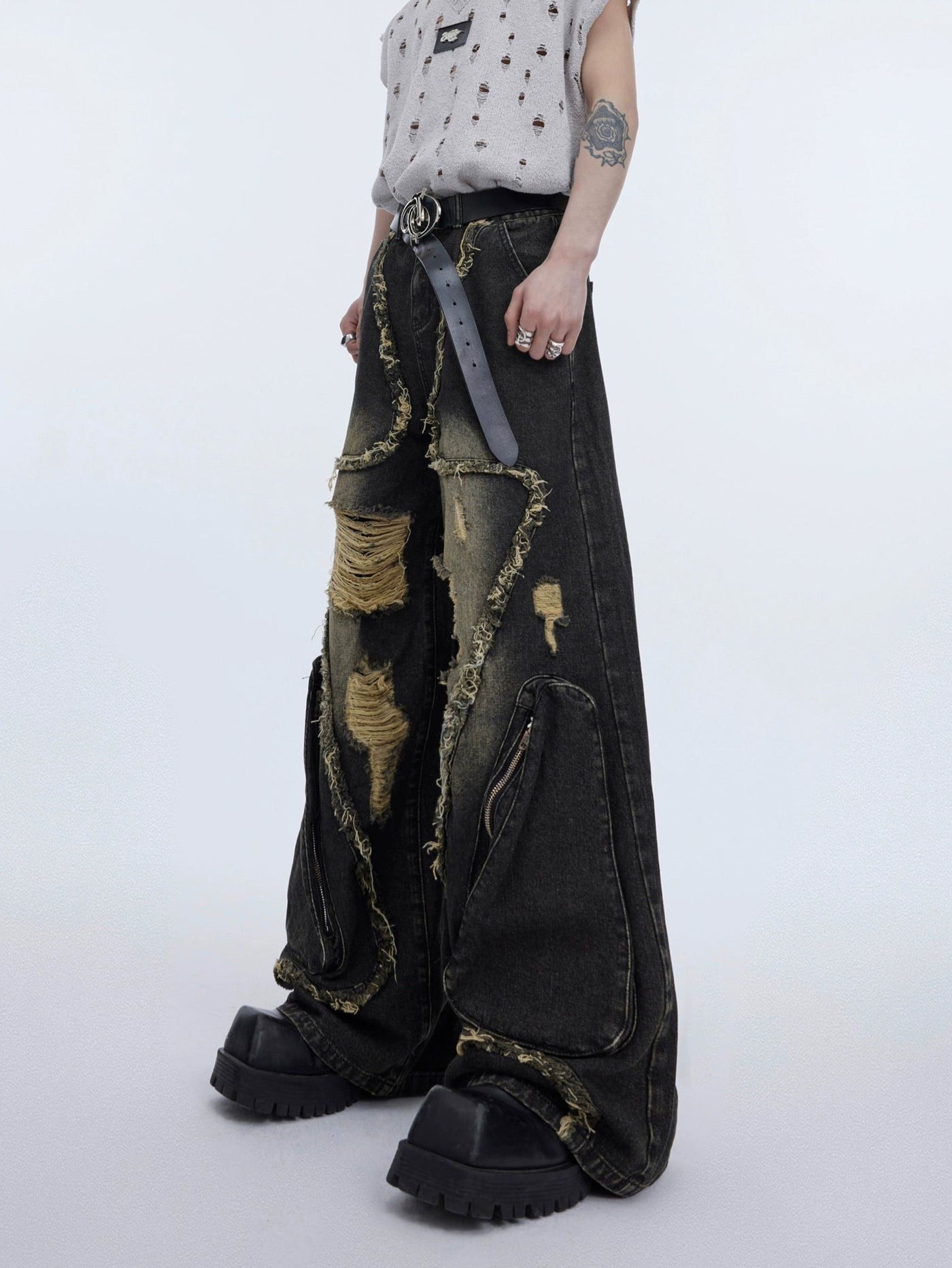 Frayed Seams Distressed Jeans
