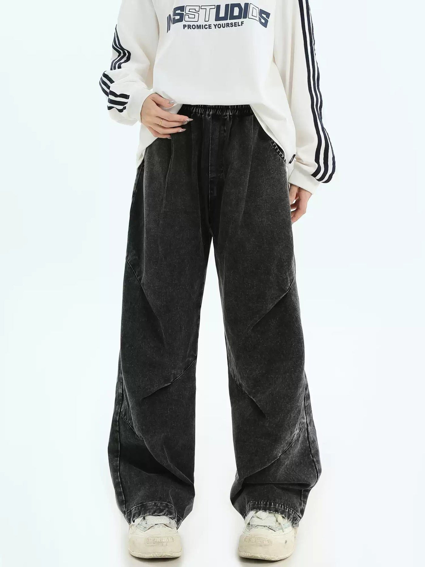 Washed Pleated Bootcut Jeans