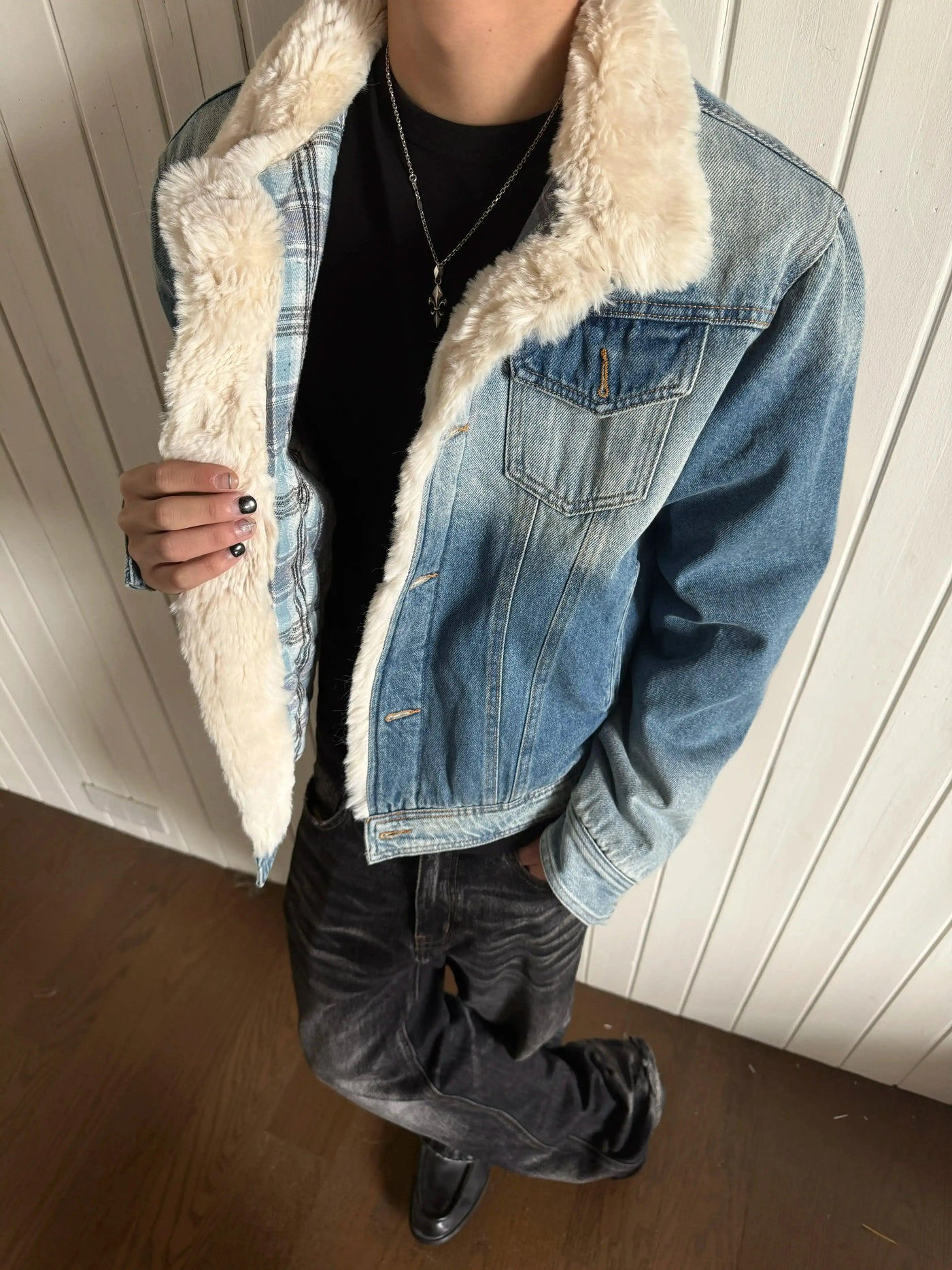 Faux Fur Outlined Washed Denim Jacket