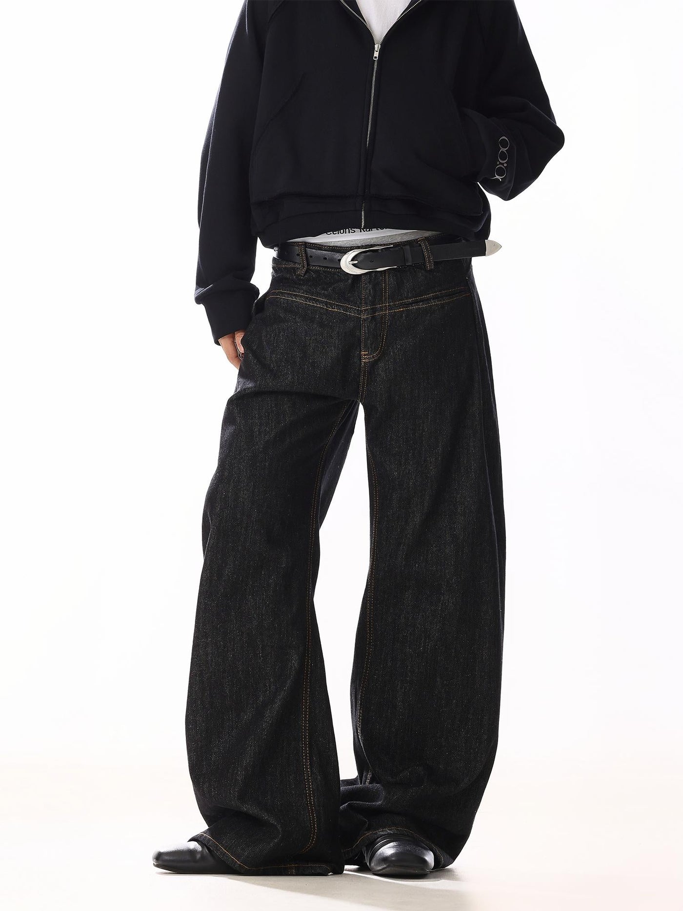 Wide Cut Versatile Jeans