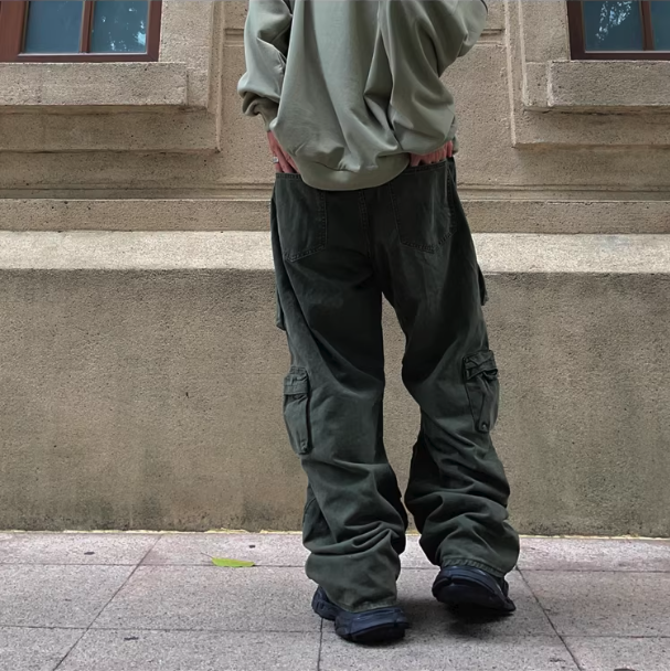Solid Multi Flap Pockets Cargo Pants