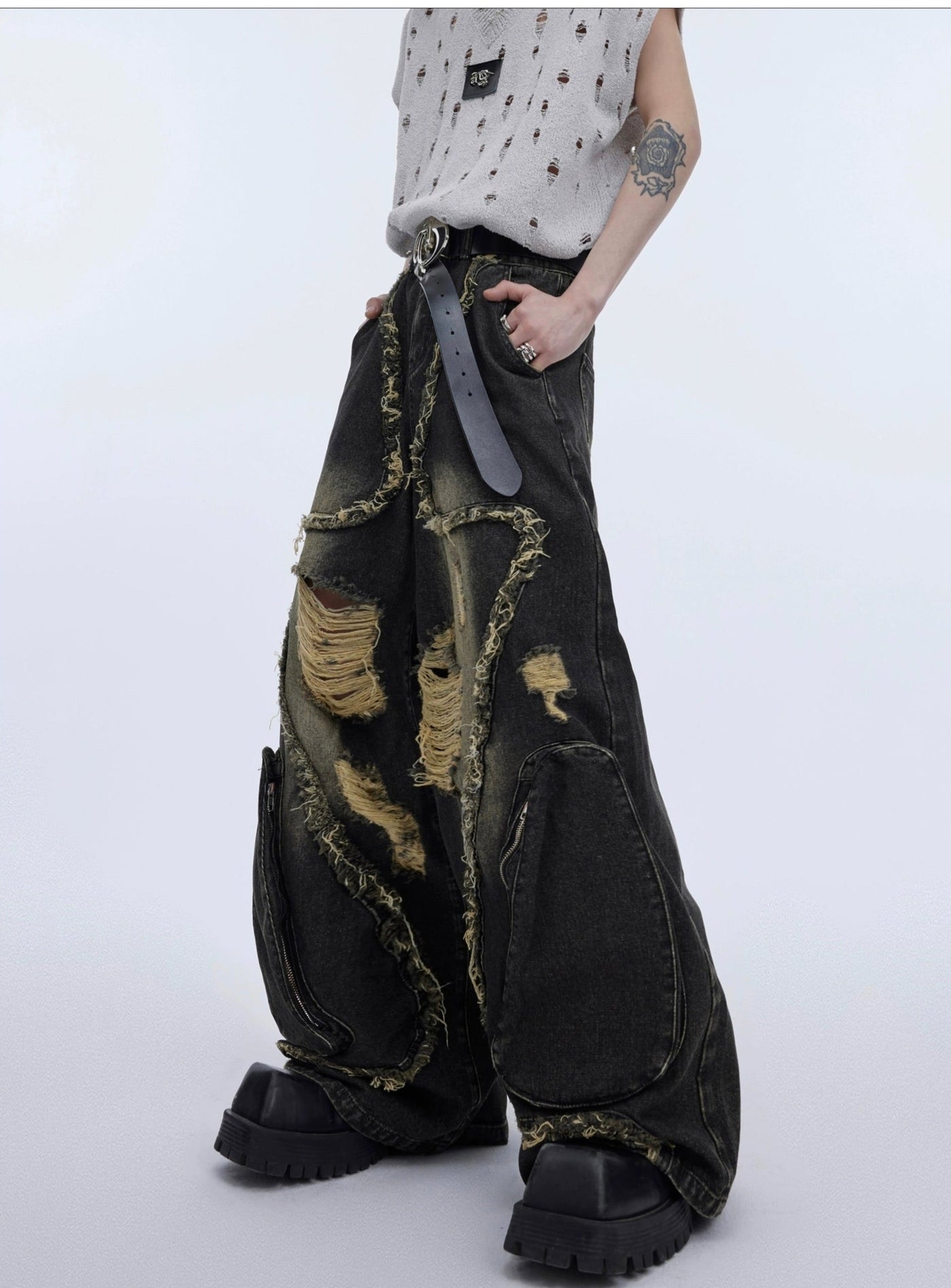 Frayed Seams Distressed Jeans